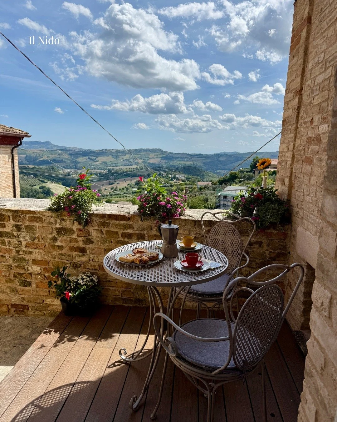 Summer is coming 🌞

And each of our 6 available homes have their own unique outdoor space, perfect for living La Dolce Vita&hellip;

From breakfast outside to afternoon naps in the sun to pre-dinner aperitivo hours.

#lemarche #italiandream #ladolce
