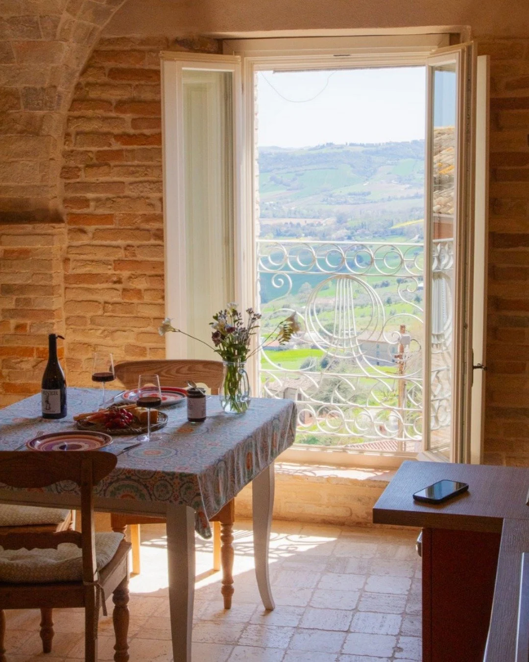 We&rsquo;ve saved you the best table in the house.

And the best part? 

There&rsquo;s no reservation required, because it&rsquo;s right in the heart of your home ❤️

📌 Il Nido

#lemarche #italy #loveitaly #dinnertime #holidayhome