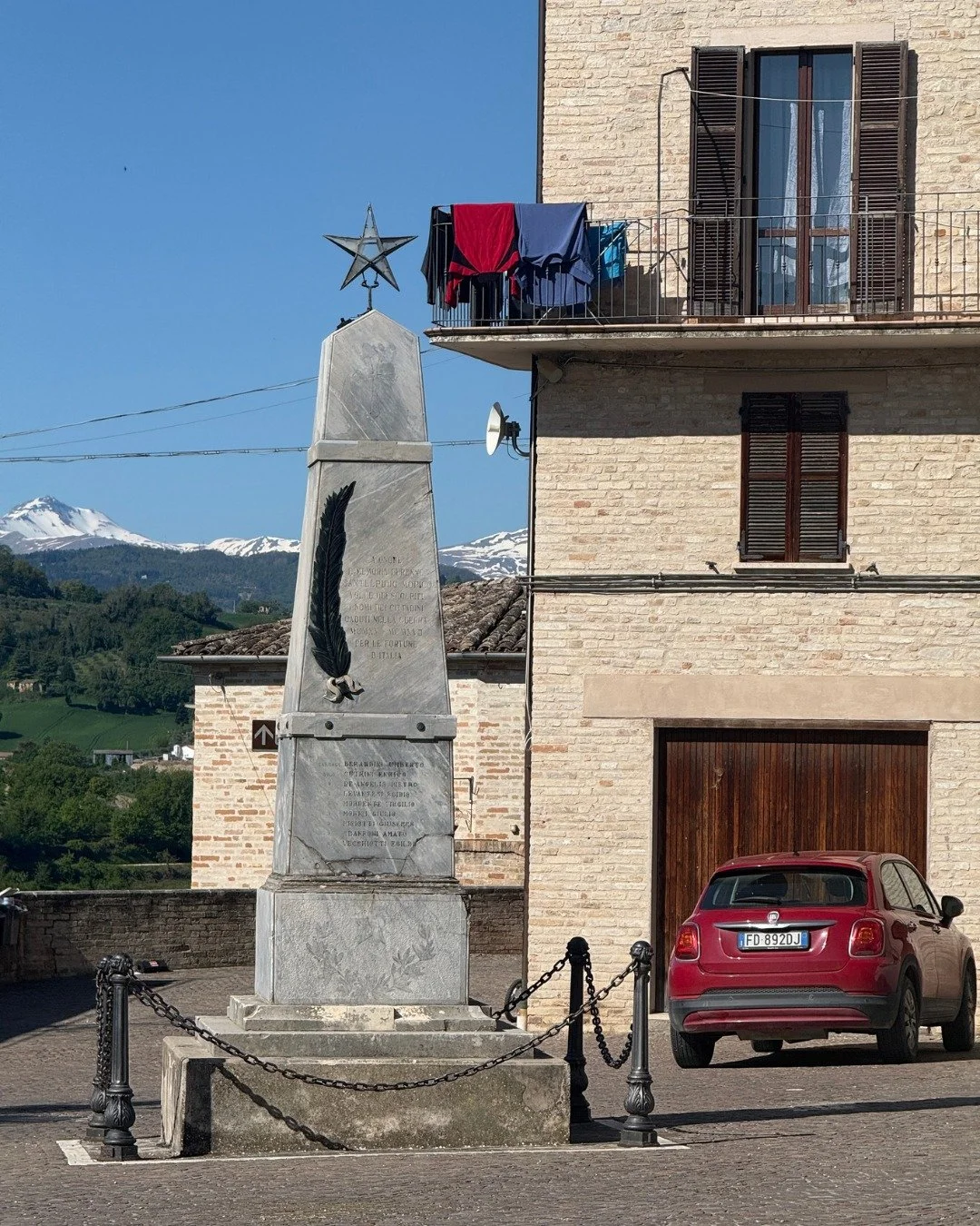 There&rsquo;s something special about May in Le Marche.

It sits in that perfect in-between moment. It's not quite summer, so there aren't any crowds, but the weather is pleasant enough to get out and enjoy a quiet morning stroll. 

It&rsquo;s a time