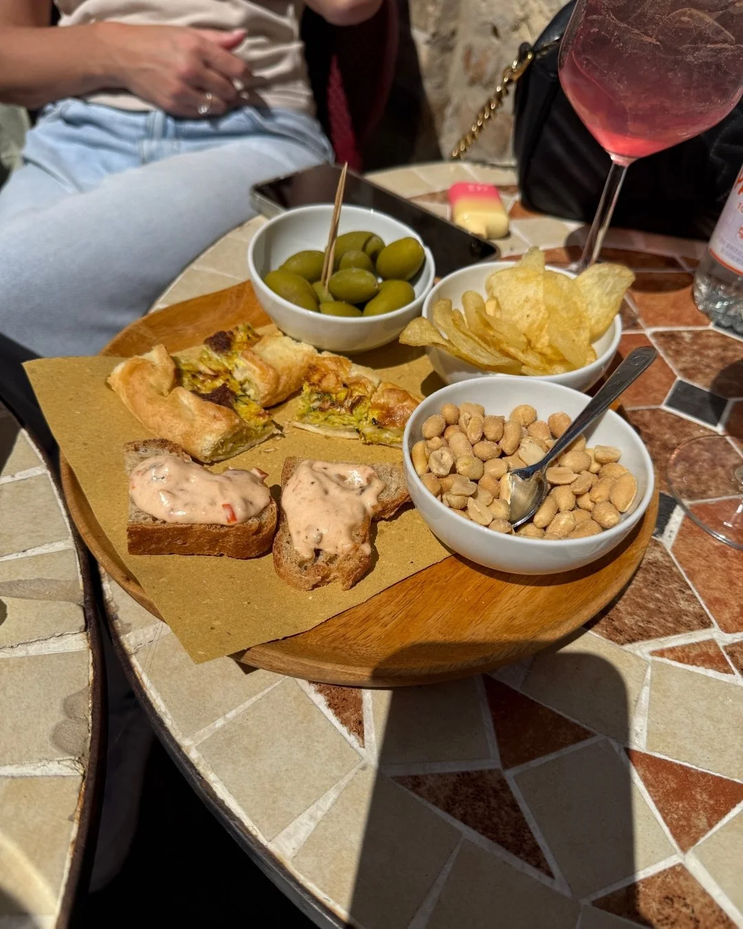 Al fresco season is back ✨

With sunny 25-degree days and no real plans, it&rsquo;s the perfect excuse for an impromptu afternoon in the piazza.

#lemarche #alfresco #springinitaly #ladolcevita #lifeinitaly