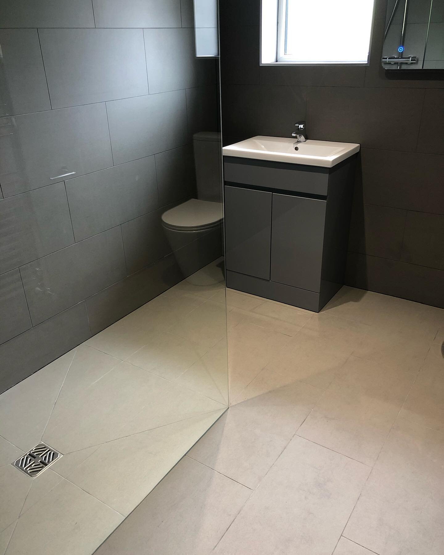 Just completed this little beauty for Paul in Rochdale

This similar to an en suite we did in Oldham a few months ago. Paul had seen the photos and wanted his bathroom to look the same and left the design down to us. 

The previous install was done v