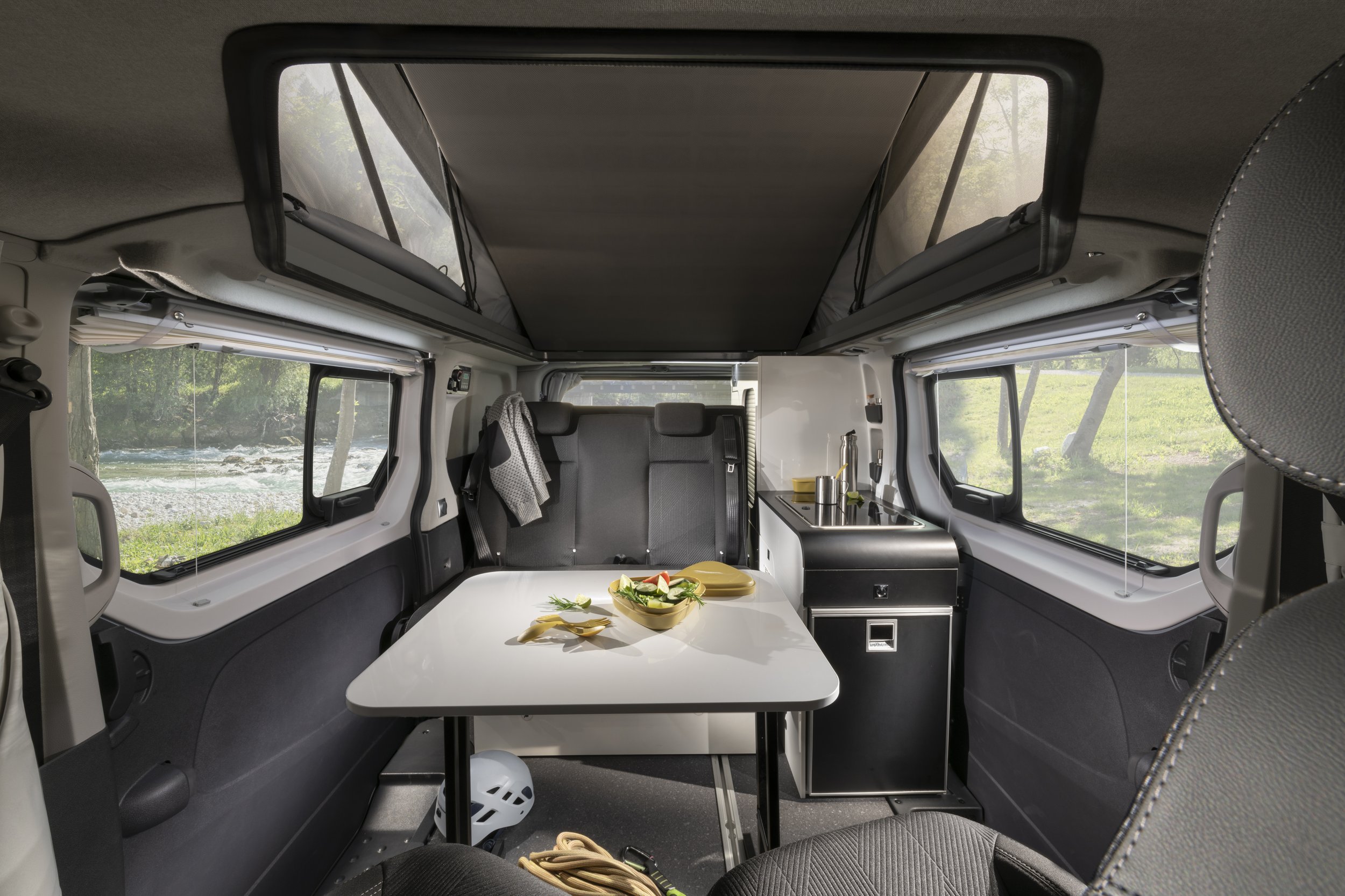 1962_ACTIVE_DUO_UK_image_interior_JM81427.jpg