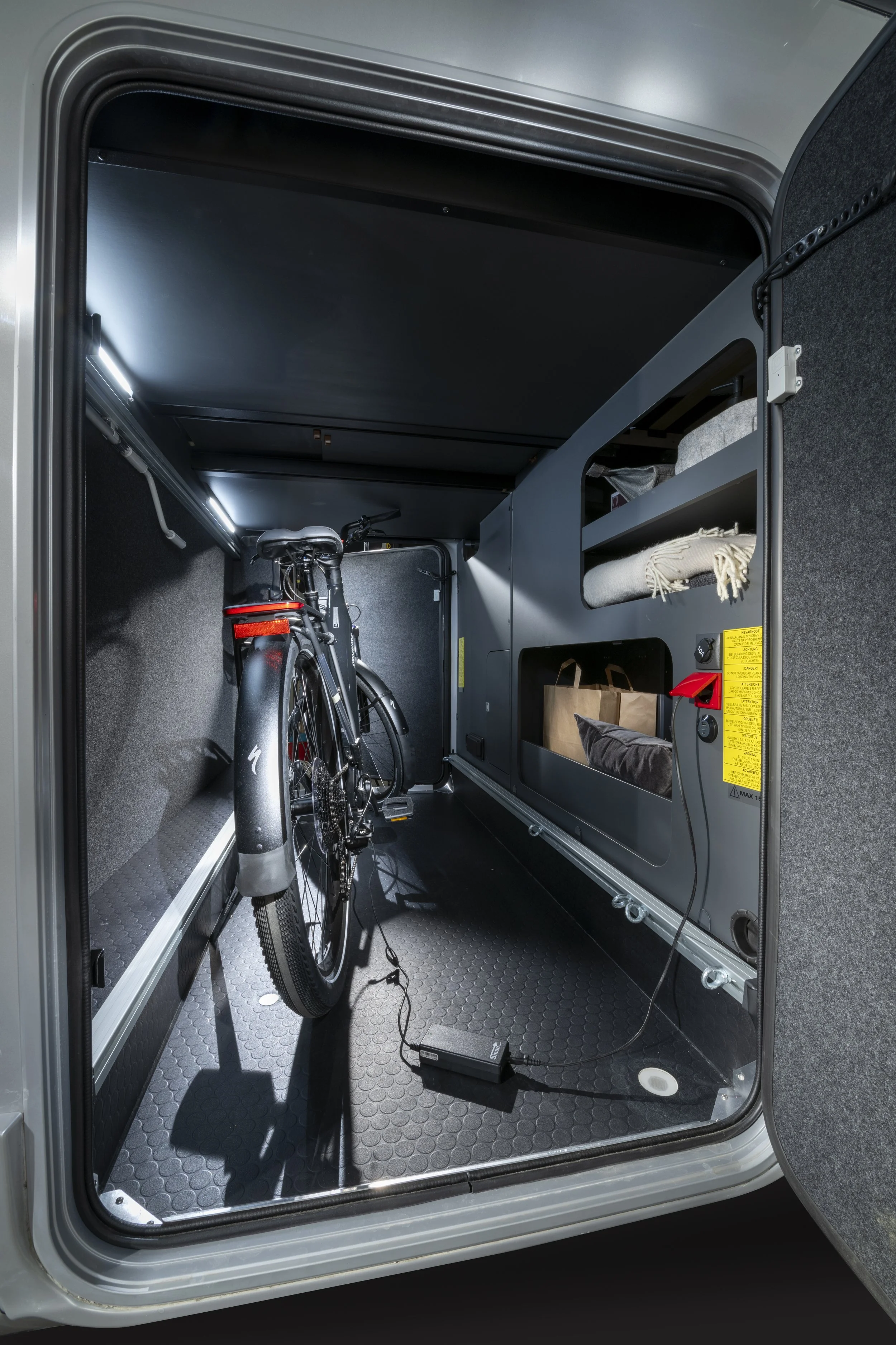 5214-compact-max-sl-garage-jm84993.jpg