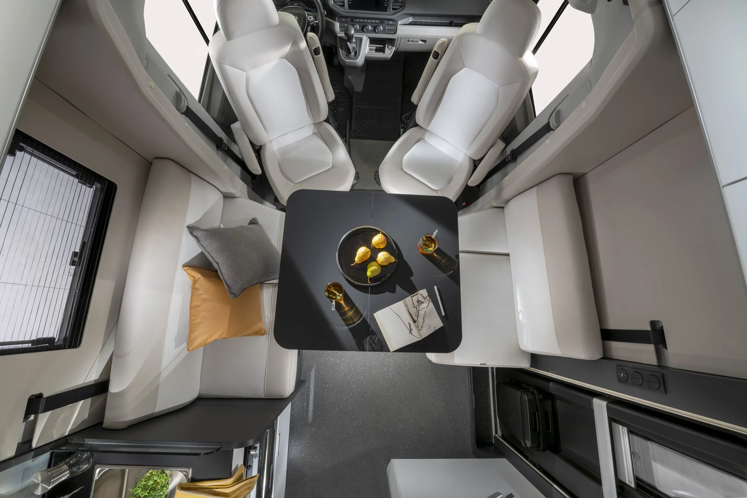 5209-compact-max-dl-dinette-top-down-jm85031.jpg