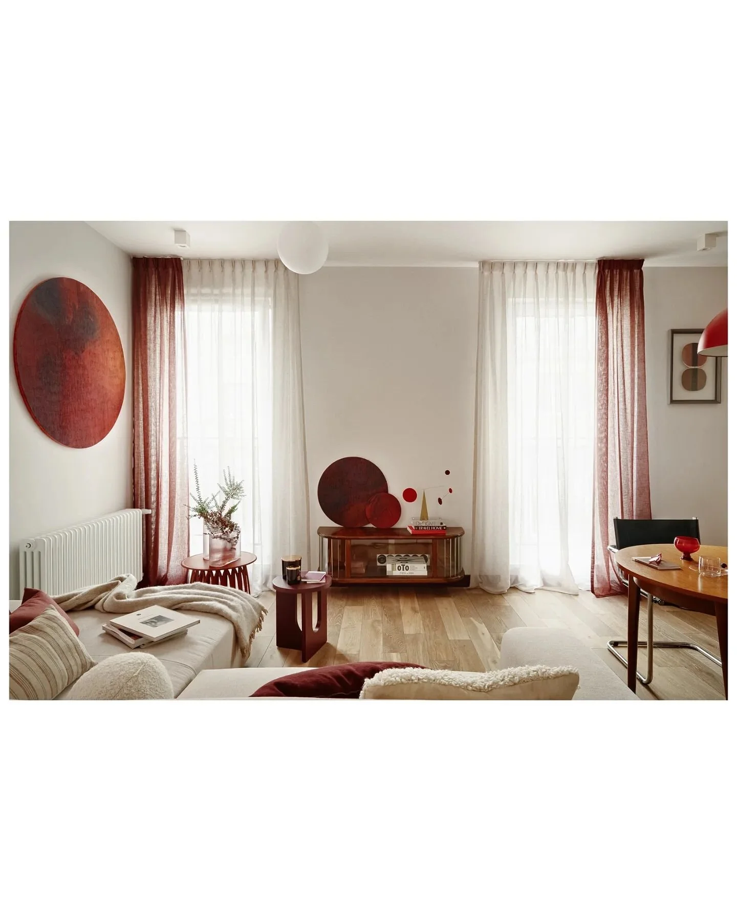 Photo shoot for @korolmonika
.
Styling: @eliza_mrozinska
.
As seen in @labelmagazine 
.
.
.
.
.
.
.
.
.
.
.
.
.
.
#vintagedesign #vintage #architecture #modernluxury #modernapartment #interiordesign #interiorphotography #interiordesignphotography #ar