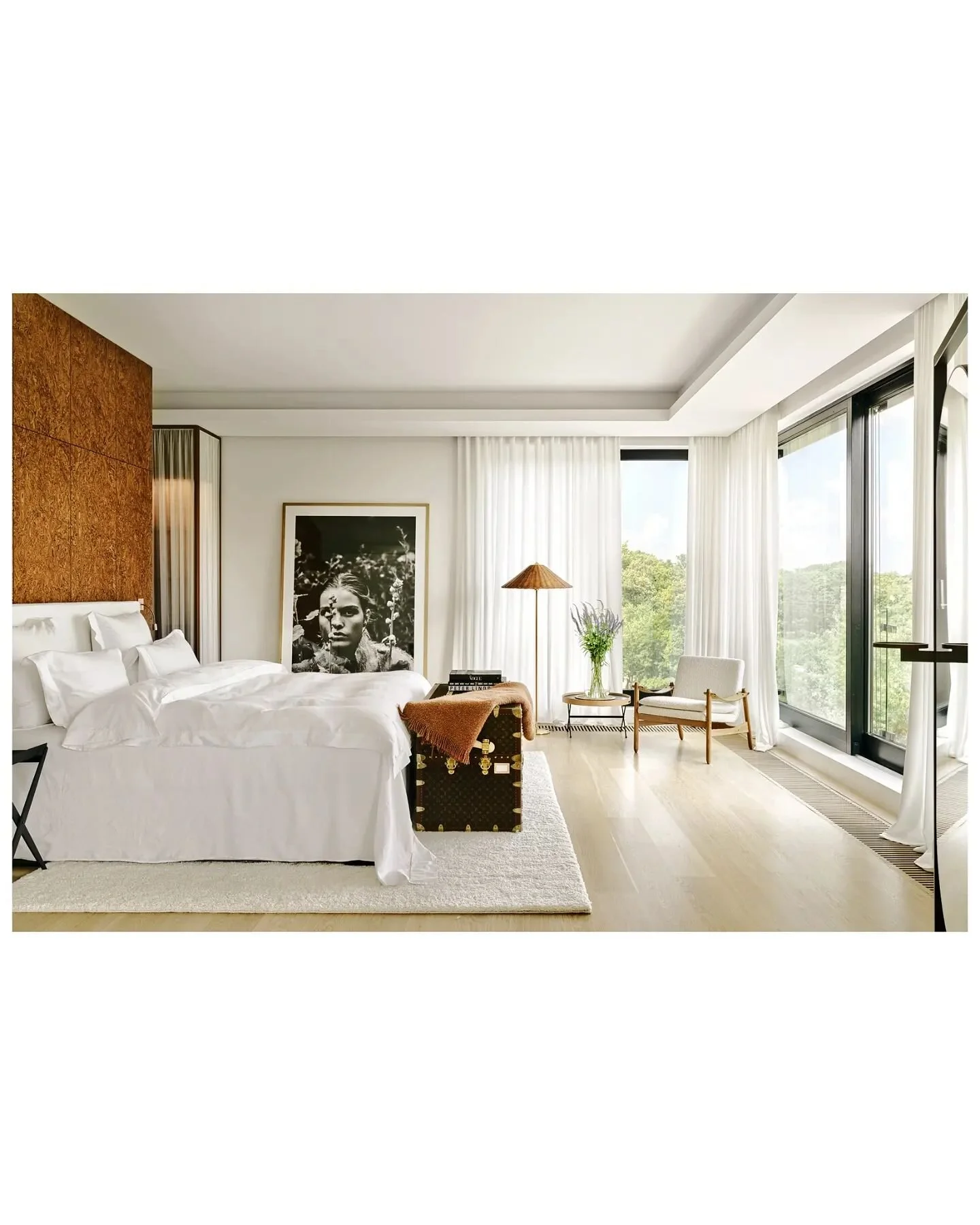 Photo shoot for @mariamurawsky
.
.
.
.
.
.
.
.
.
.
.
.
.
.
.
.
#ad #architecturedigest #architecture #modernluxury #modernapartment #interiordesign #interiorphotography #interiordesignphotography #archi
#interiorismo #architektura #photoinspiration 