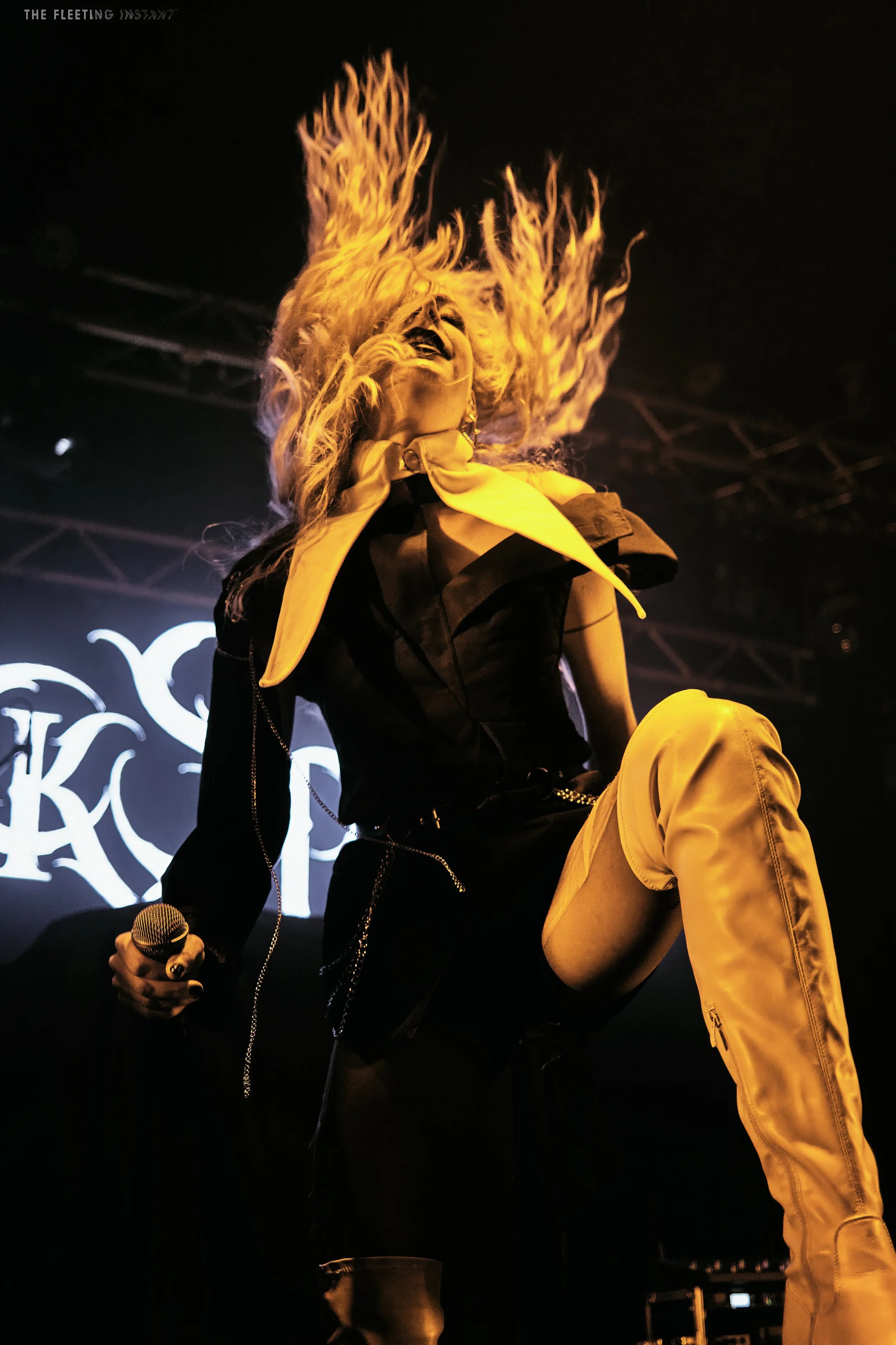 Black Spikes (06) - L'Hospitalet de Llobregat, Salamandra, 2026