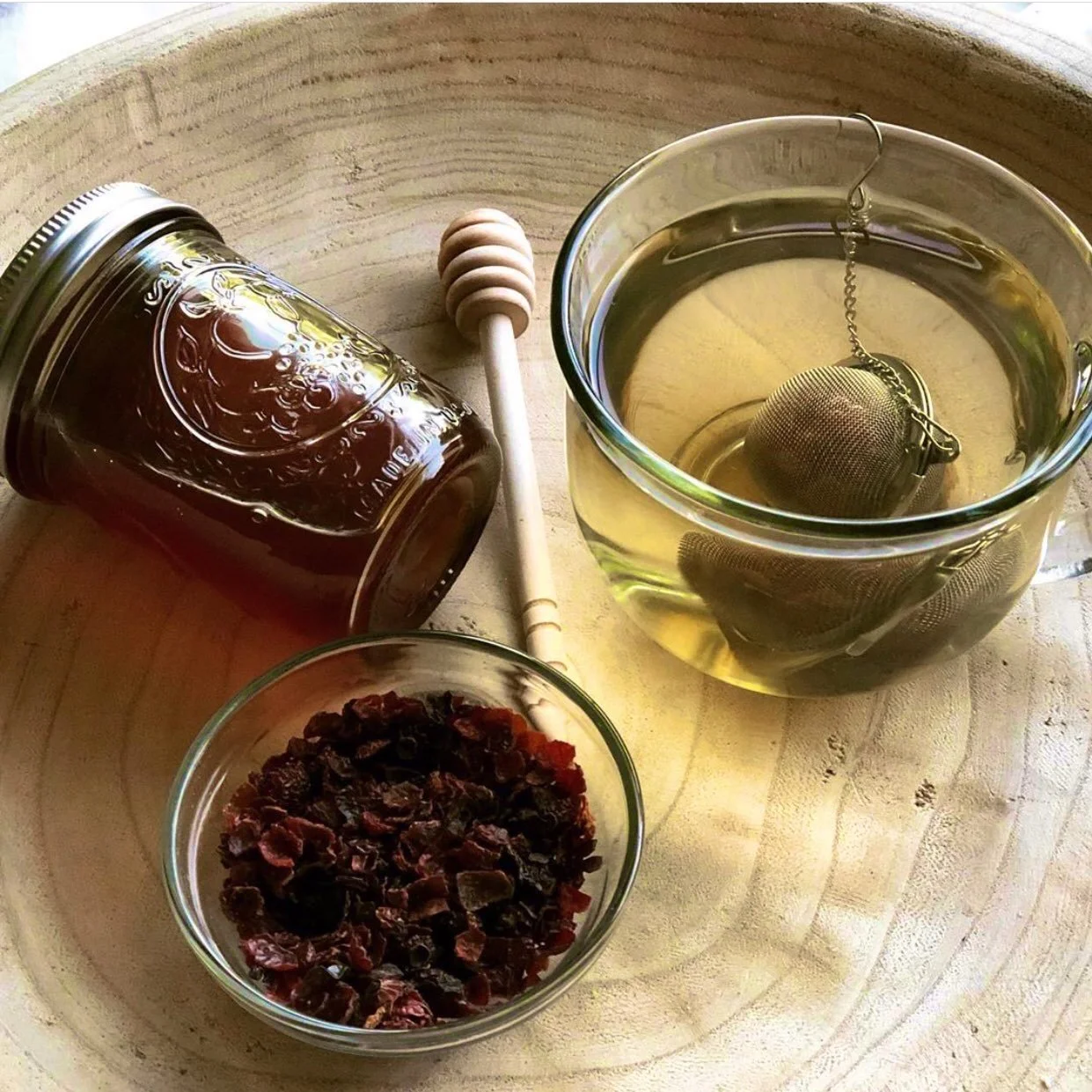 Date Syrup Recipe + Benefits | The Healthiest Sweetener Around