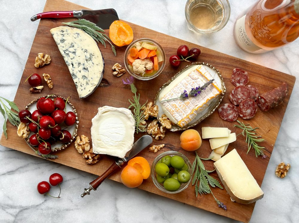 How to Build a Better Cheese Board: Passport to France | Süt Yoğurt