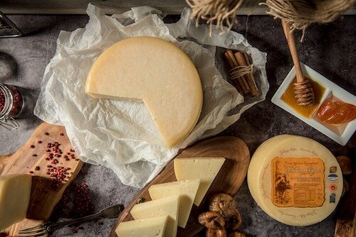 https://www.cheeseprofessor.com/blog/7-greek-cheeses