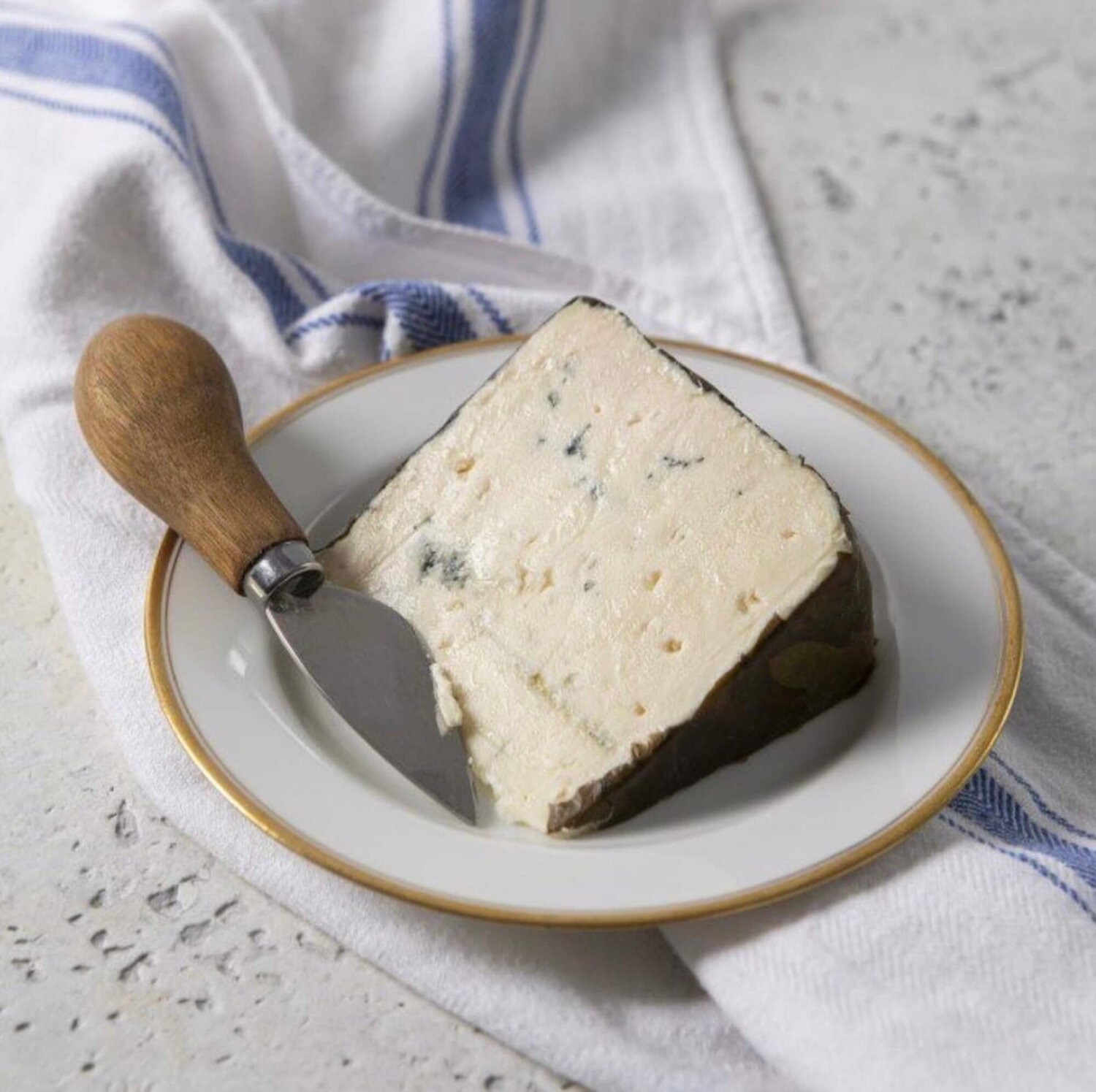 What is Gorgonzola Cheese? (+ Best Gorgonzola Substitute) - Food and  Journeys®