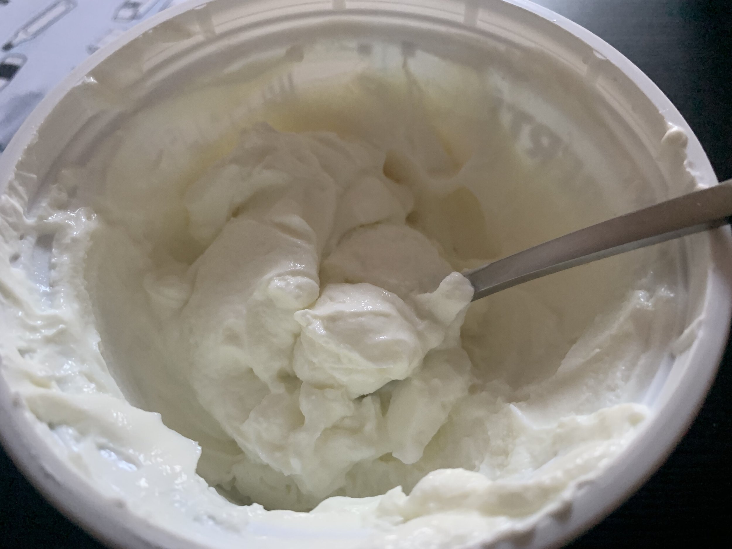 Which Is Healthier, Skyr or Greek Yogurt?