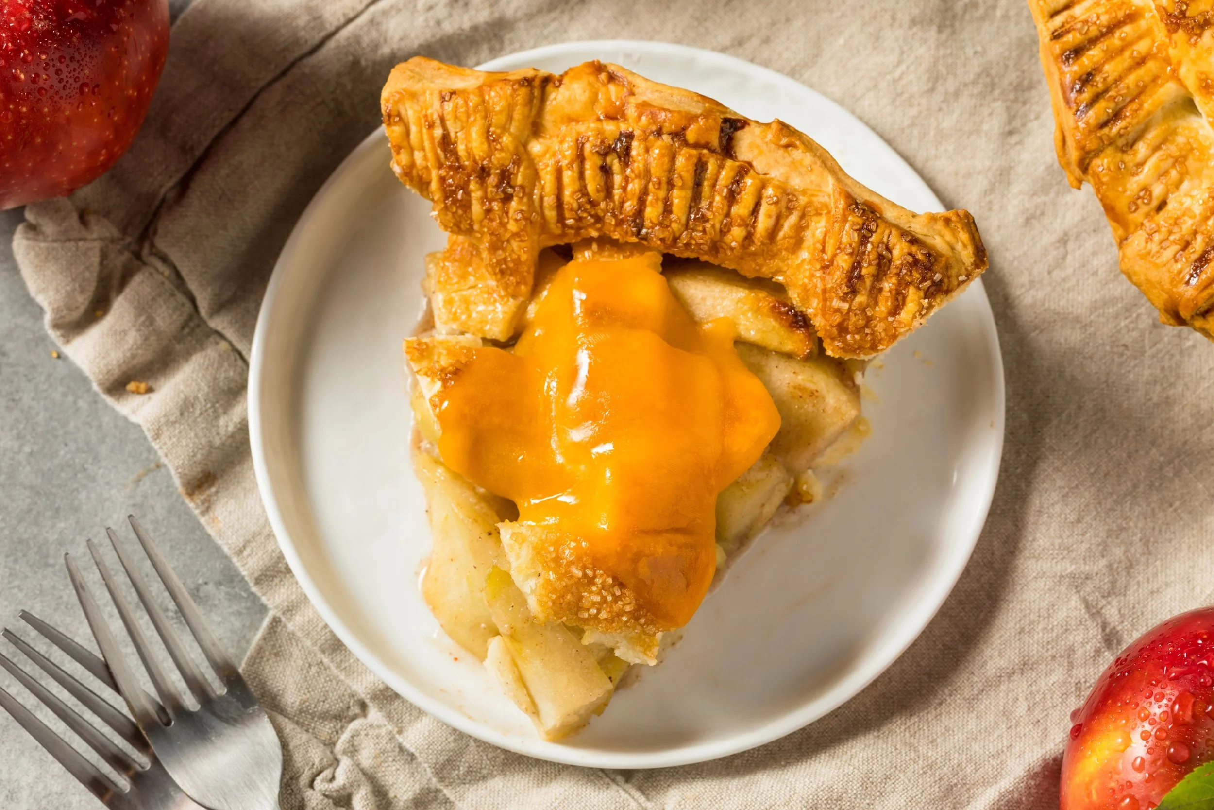 The 5 Best Cheeses to Pair with Apple Pie
