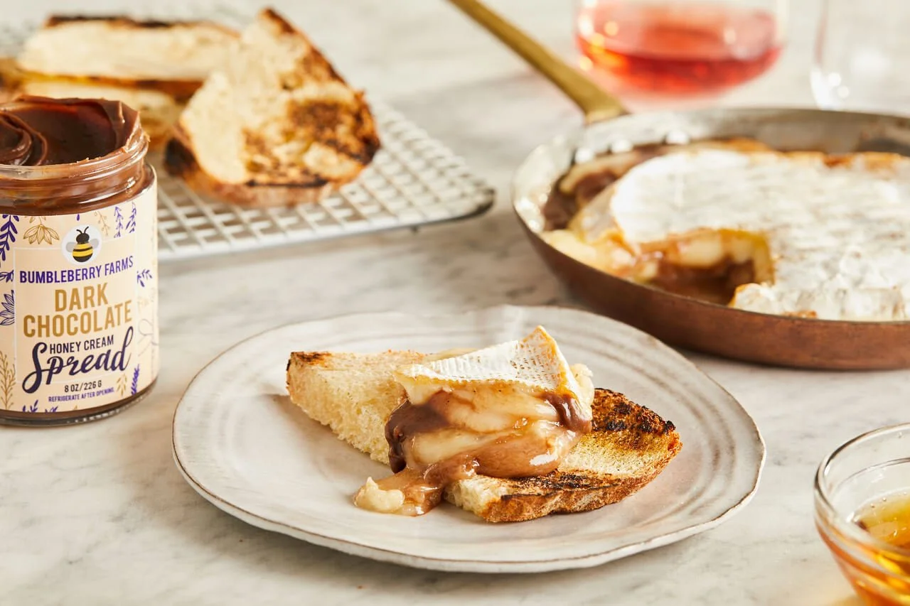 Chocolate honey spread and cheese