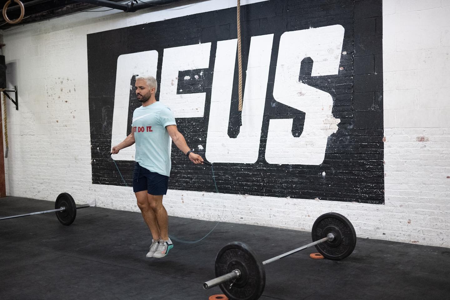 WOD Wednesday

&bull; weightlifting &bull;
power clean + deep catch power clean + clean
6x(1+1+1) &mdash; go every 2min

&bull; metcon &bull;
4 rounds for time
60 double unders
30 wall balls
15 toes to bar
time cap = 14min

📸 @martsromero
🏋🏻&zwj;♂