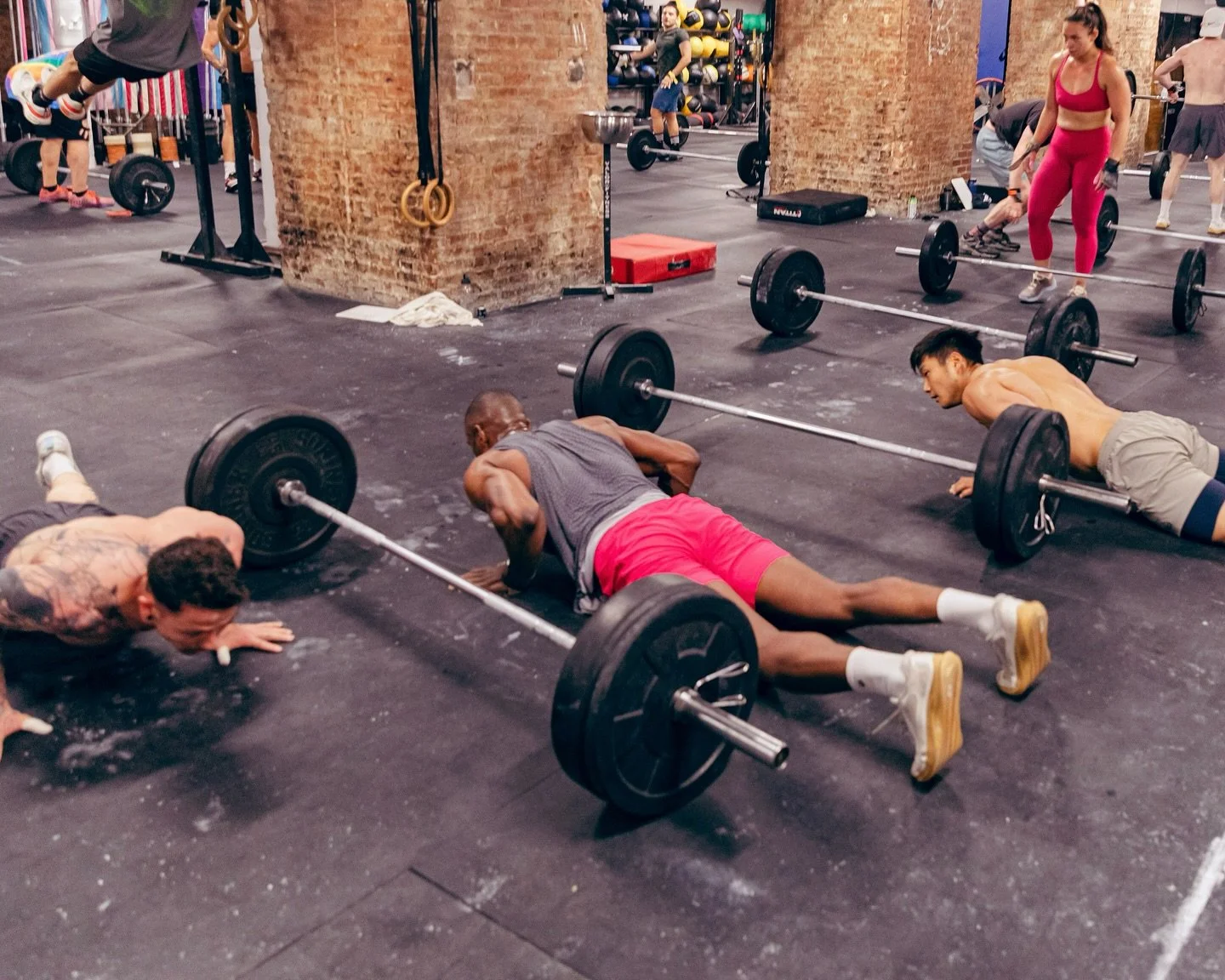 ⚡️WOD Wednesday⚡️

A) Clean + Front squat + Jerk
6 x 1+3+1, go every 2m

B) For time
15 - 12 - 9 - 12 - 15
Hang power snatch @ 95/65
Burpee over the bar

📓 @atrain4240 
📸 @marcig_