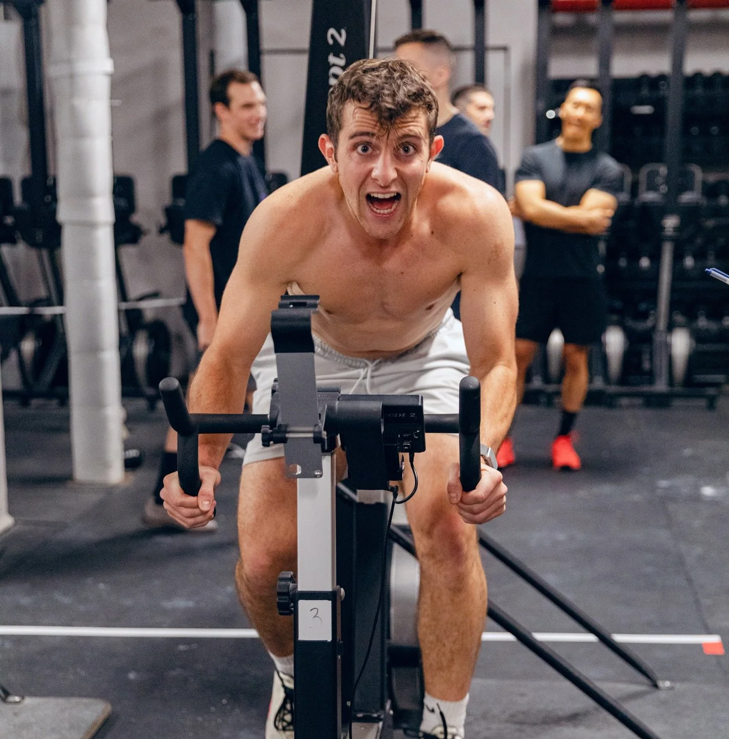 ⚡️WOD Wednesday⚡️

A) 2 Waves
4 - 3 - 2 - 1
TnG Power Clean
go every 90s

*second wave heavier than first

B) 24-minute EMOM
1) Max Cal Row/Bike
2-3) Rest

📓 @atrain4240 
📸 @marcig_