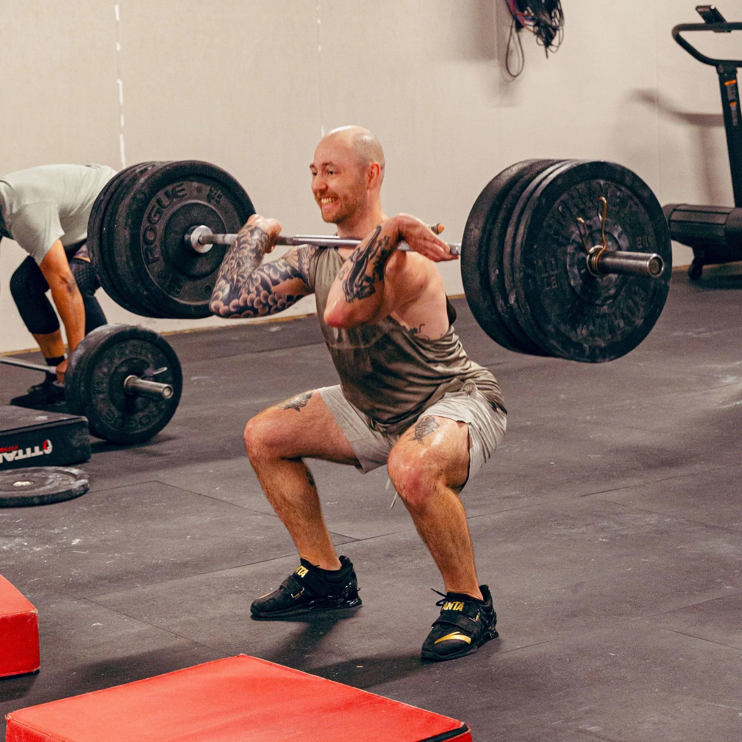 ⚡️WOD Wednesday⚡️

A) Every 2-minutes for 10-minutes
5 - 4 - 3 - 2 - 1
Hang squat clean
1 - 2 - 3- 4 - 5
Shoulder to overhead

B) Randibell - 5 Rounds for time
15 Power snatch @ 75/55
30 Wall ball

📓 @atrain4240 
📸 @marcig_