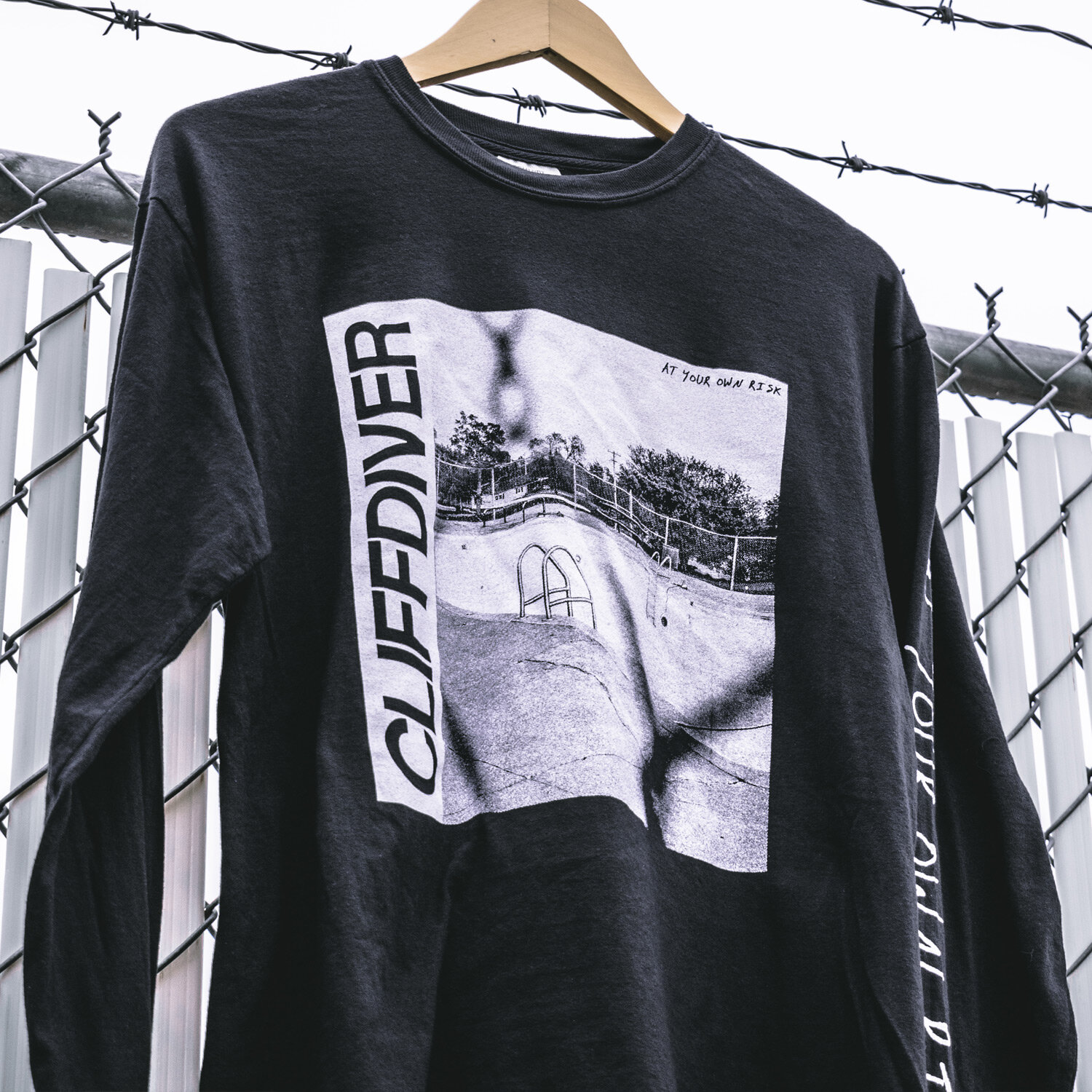Cliffdiver_001.jpg