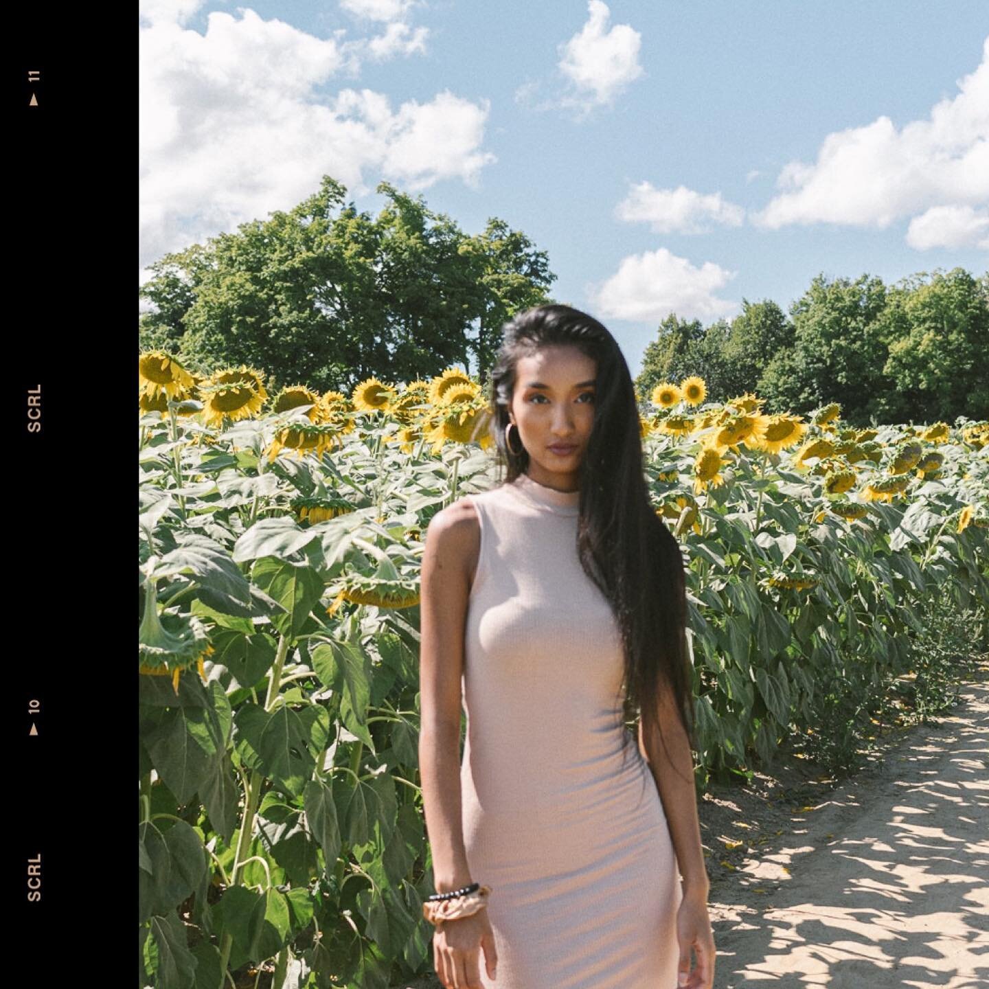 Sunflowers were definitely popular this year since no one got their cherry blossoms photos in April. 😅😂🌻⁣
⁣
The summer is almost ending, and we're almost entering six months of quarantine. Needless to say that I haven't been going out much because