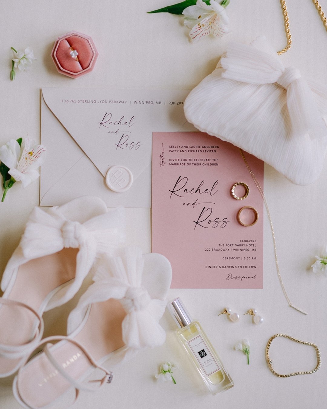 pretty pink paperie 💓

Photo: @izabelarachwalweddings
Video: @prairiefilmco
Lighting: @eventlight
Florals: @beyond_flowers
Linens: @plannedperfectly
Flatware: @collectiverentals_
Venue: @fortgarryhotel
Stationery: @lapetitepaperie

#weddingdayinspir