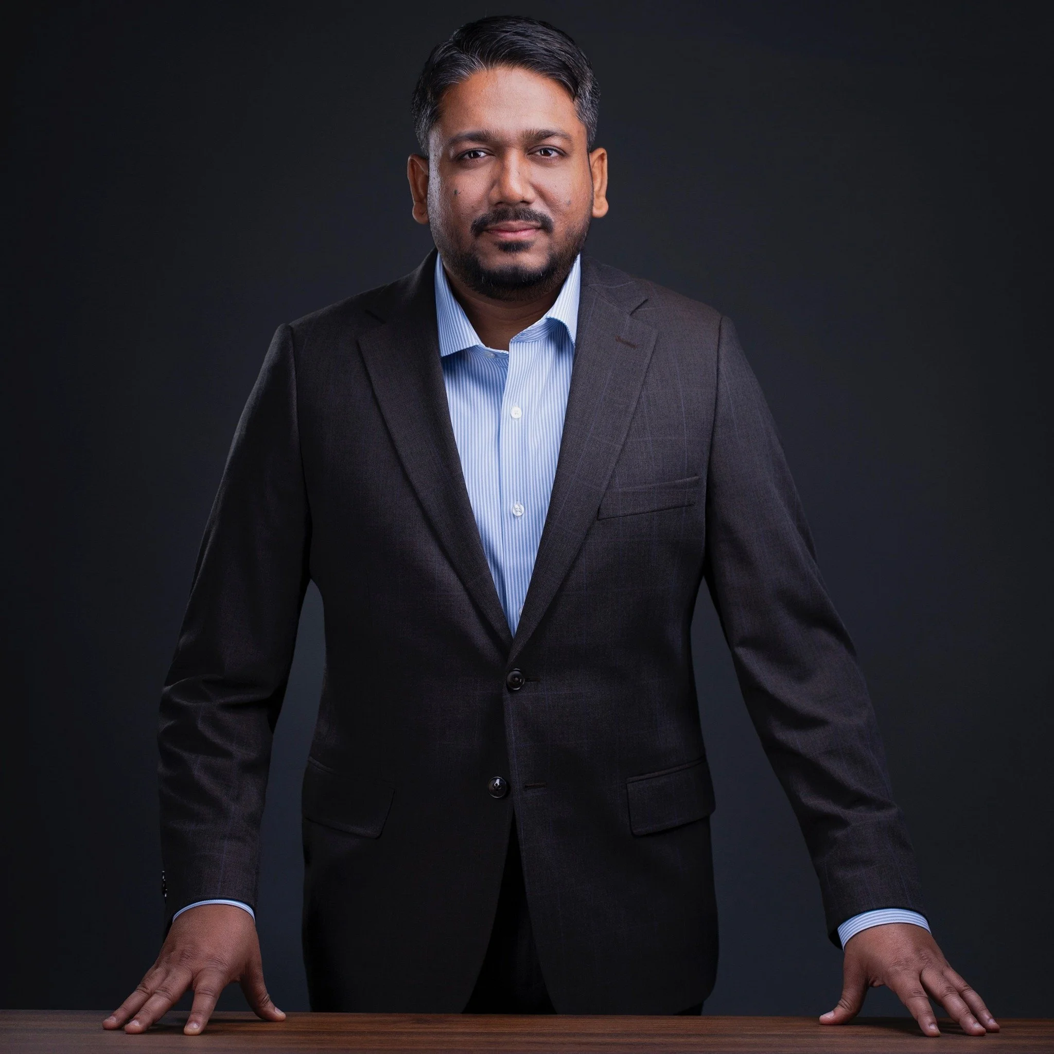 The Power of Presence
Before they read your story, they see you,  and in that instant, your image begins the conversation.

Confidence.
Approachability.
Leadership.

That&rsquo;s what every session is about. More than lighting or angles,  it&rsquo;s 