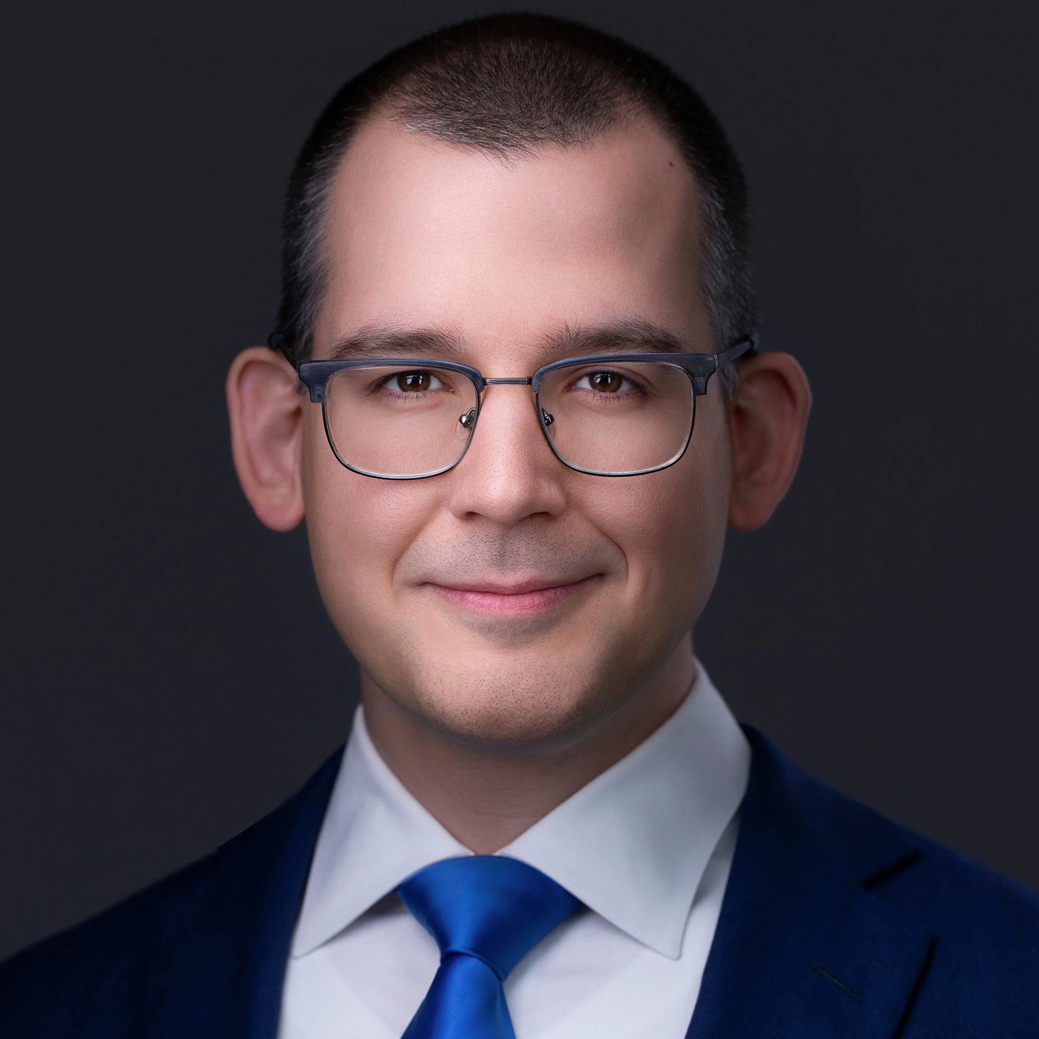 A strong headshot helps you show up at the level you&rsquo;re stepping into.
It elevates how you&rsquo;re perceived and reduces the risk of being overlooked.

In this session, what stood out was the clarity and focus behind every adjustment.
That&rsq