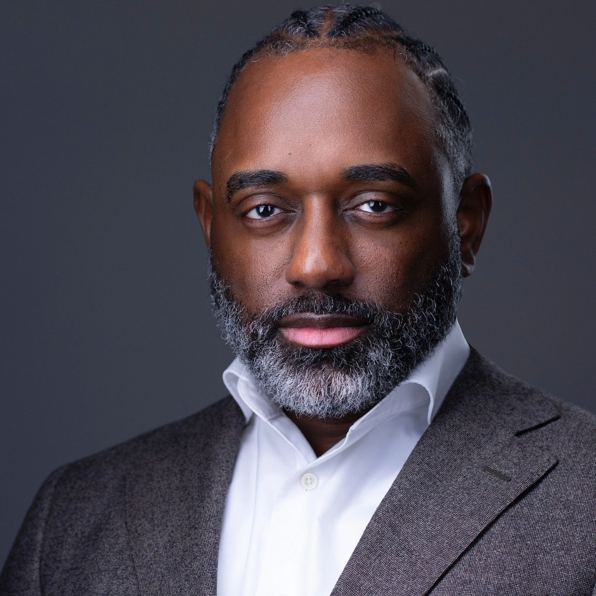 The Cost of an Outdated First Impression

Easy to postpone.
No time. Not a priority.

But the first impression still happens.
In seconds, your photo shapes how you&rsquo;re perceived.

The right process makes it simple.

Does your current photo refle