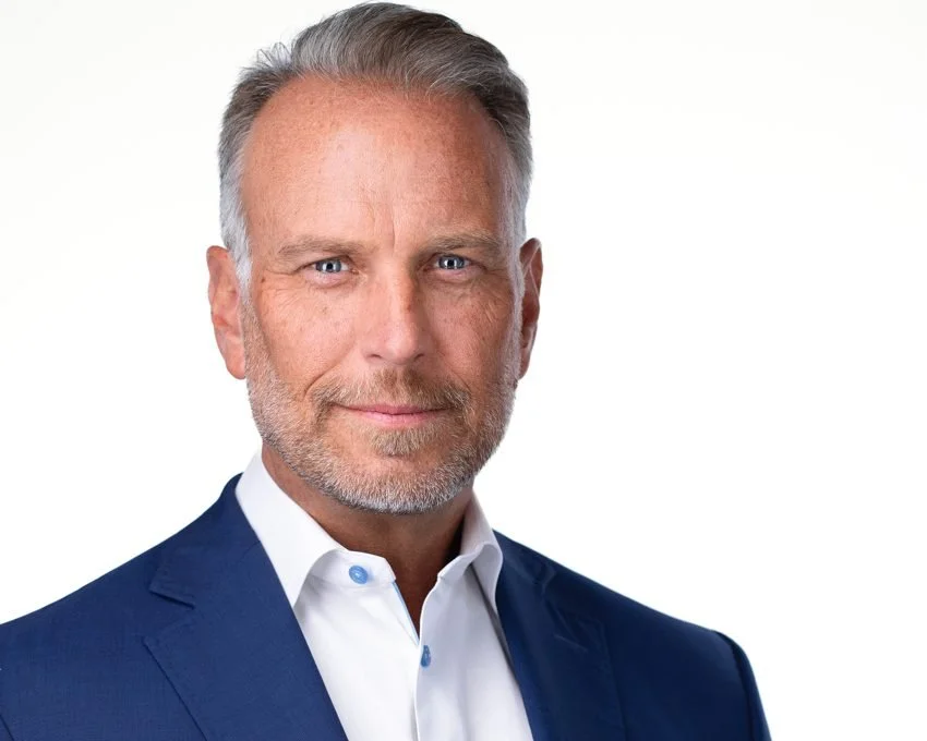 How Expression Coaching Changes a Professional Headshot
