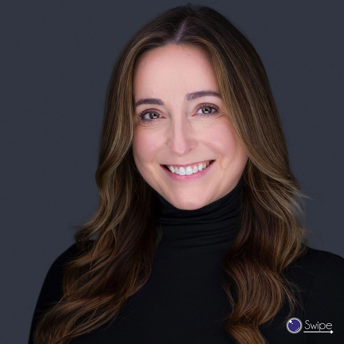 𝗢𝗻𝗲 𝗽𝗿𝗼𝗳𝗲𝘀𝘀𝗶𝗼𝗻𝗮𝗹. 𝗗𝗶𝗳𝗳𝗲𝗿𝗲𝗻𝘁 𝘄𝗮𝘆𝘀 𝘁𝗼 𝘀𝗵𝗼𝘄 𝘂𝗽.

A recent Signature Headshot client selected six final images from her session.

Different wardrobe.
Different expressions.
Different presence.

And they all still feel 