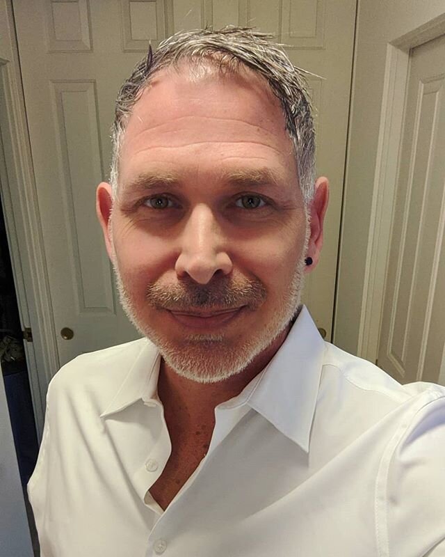 Sending my 💓
#stayingsafe #gettingscruffy #lookingummdistinguished #grayshadow #itchystage #newwhiteshirt #needtogetlaid #lovelynightinside #abouttodrinkabsinthe #tictoctictoc #helpme #allgood