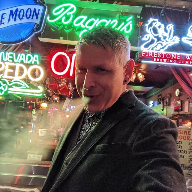 Just blowin' smoke💨

#smokebreak #newbar #inoakland #neonnight #keepitinteresting #redheadinside #barhopping #cheapdrinks #letstalkaboutsomething #blowoff