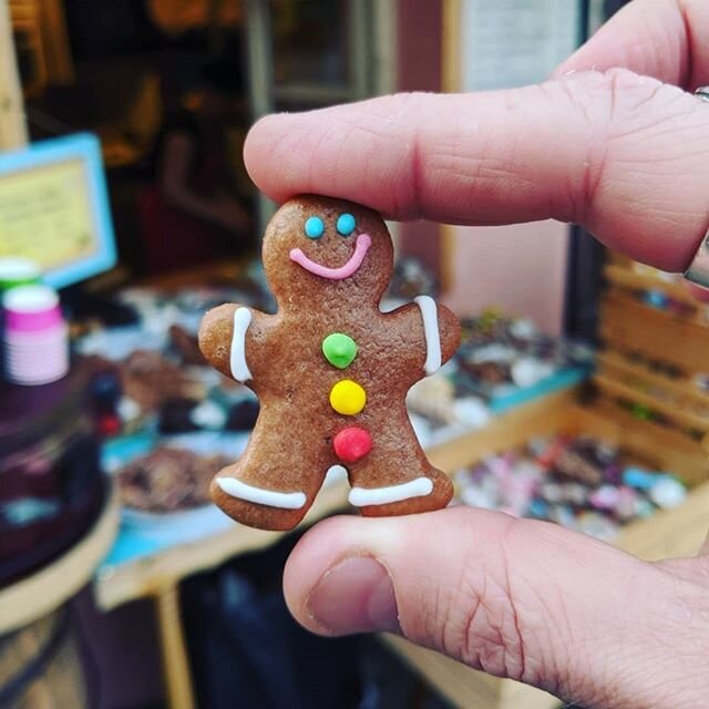Don't worry, be a Happy gingerbread cookie😊

#malastrana #gingerbreadman #kookycookie #behappy #tastytreats