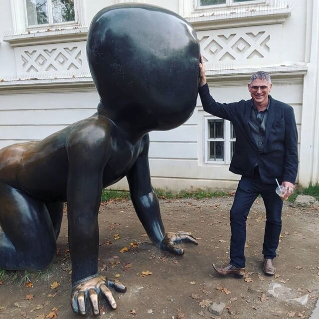 Ooh Baby
#davidcerny #davidcernysculpture #babyface #kampa #handtotheface #googoo