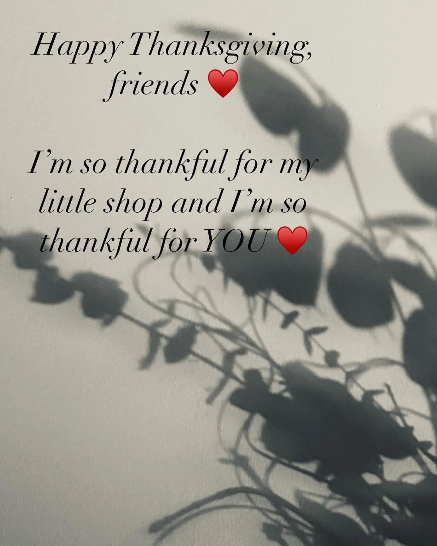 So thankful for all of YOU! &hearts;️ 
You&rsquo;re the best, thank you for continuing to show up and support my little dream! I sincerely hope you all had a beautiful and blessed day &hearts;️
..
..
..
Shop small 
Vintage shop 
#vintage #charlottesv