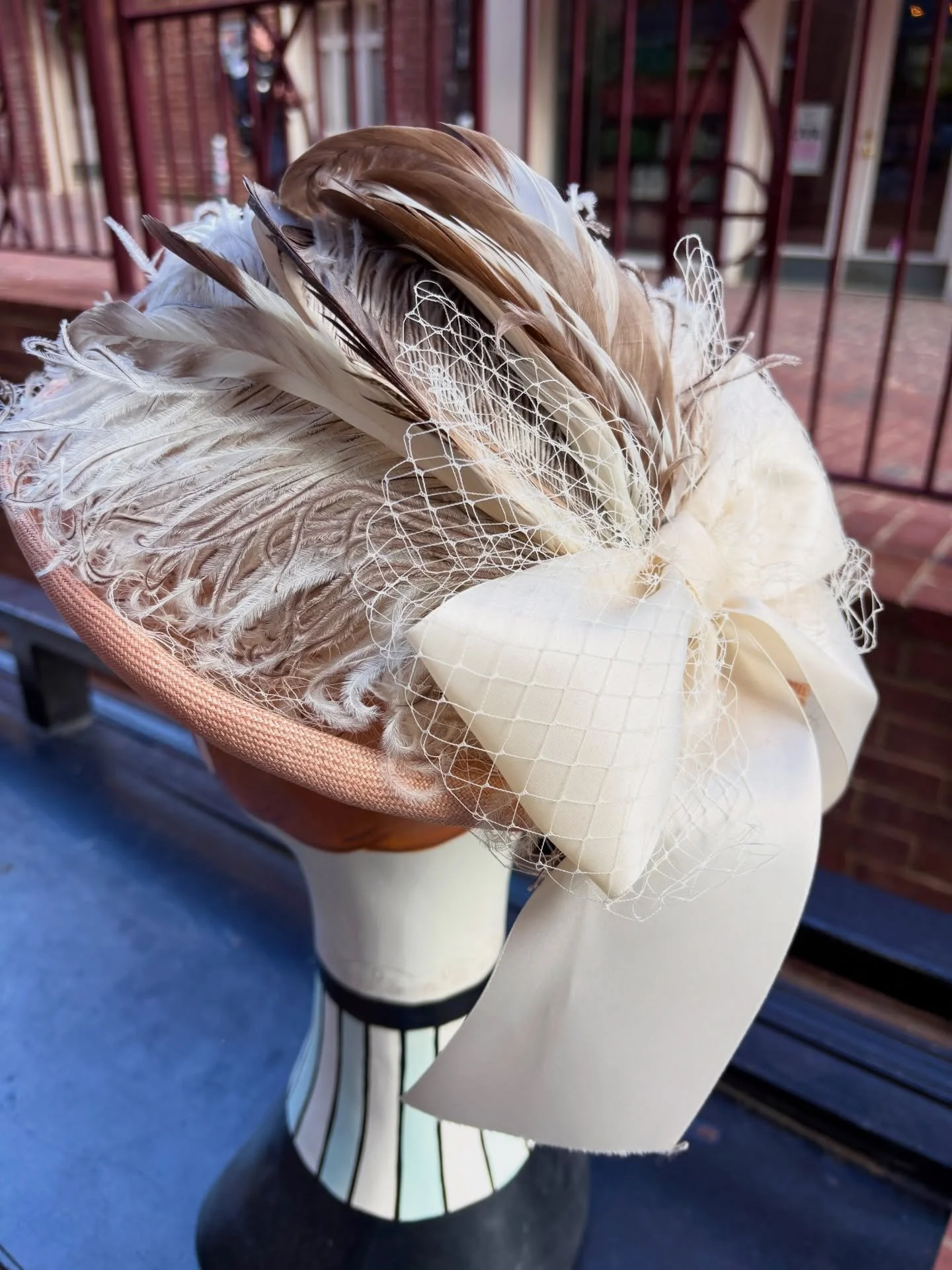 🩰🕯️Famous for being one of a kind and custom made, Fleur de Paris of New Orleans &hearts;️🩰🕯️
..
Mardi Gras is on the horizon, what a fun piece to style and then pull out again for the festive derby parties. It&rsquo;s in beautiful condition with