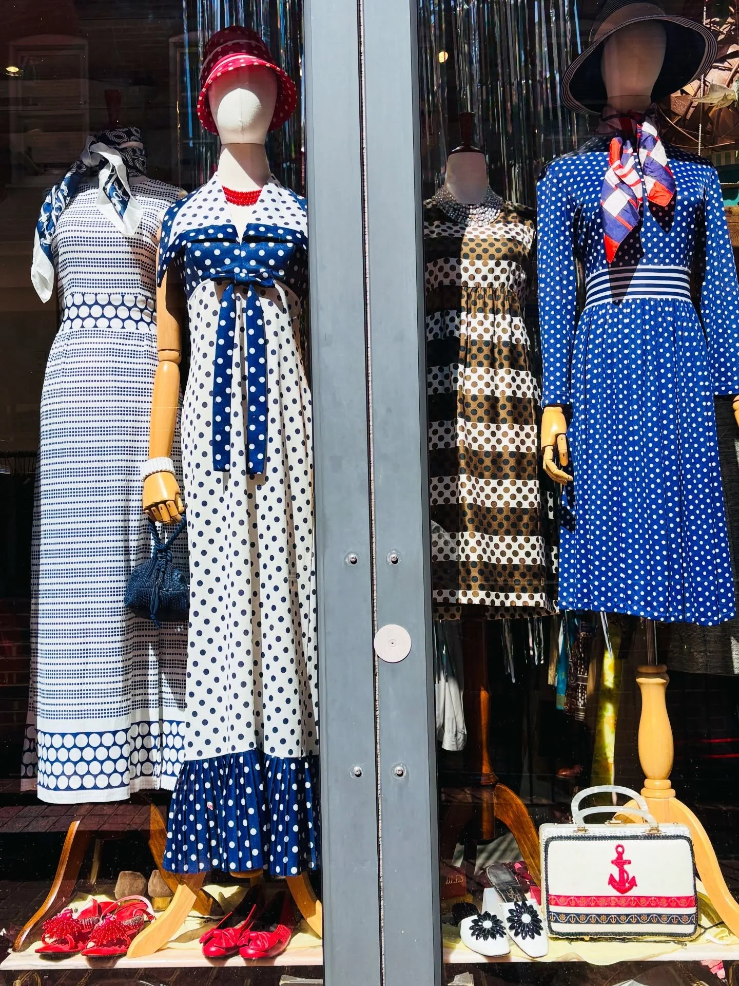 ⚓️&hearts;️ This week&rsquo;s window refresh! &hearts;️⚓️
..
..
..
..
#vintage #springfashion #vintagedress #summerfashion #vintageshopping 
1950s 1960s 1970s 1980s
Vintage polka dot nautical sailor fashion
Spring summer vintage sundresses
Charlottes