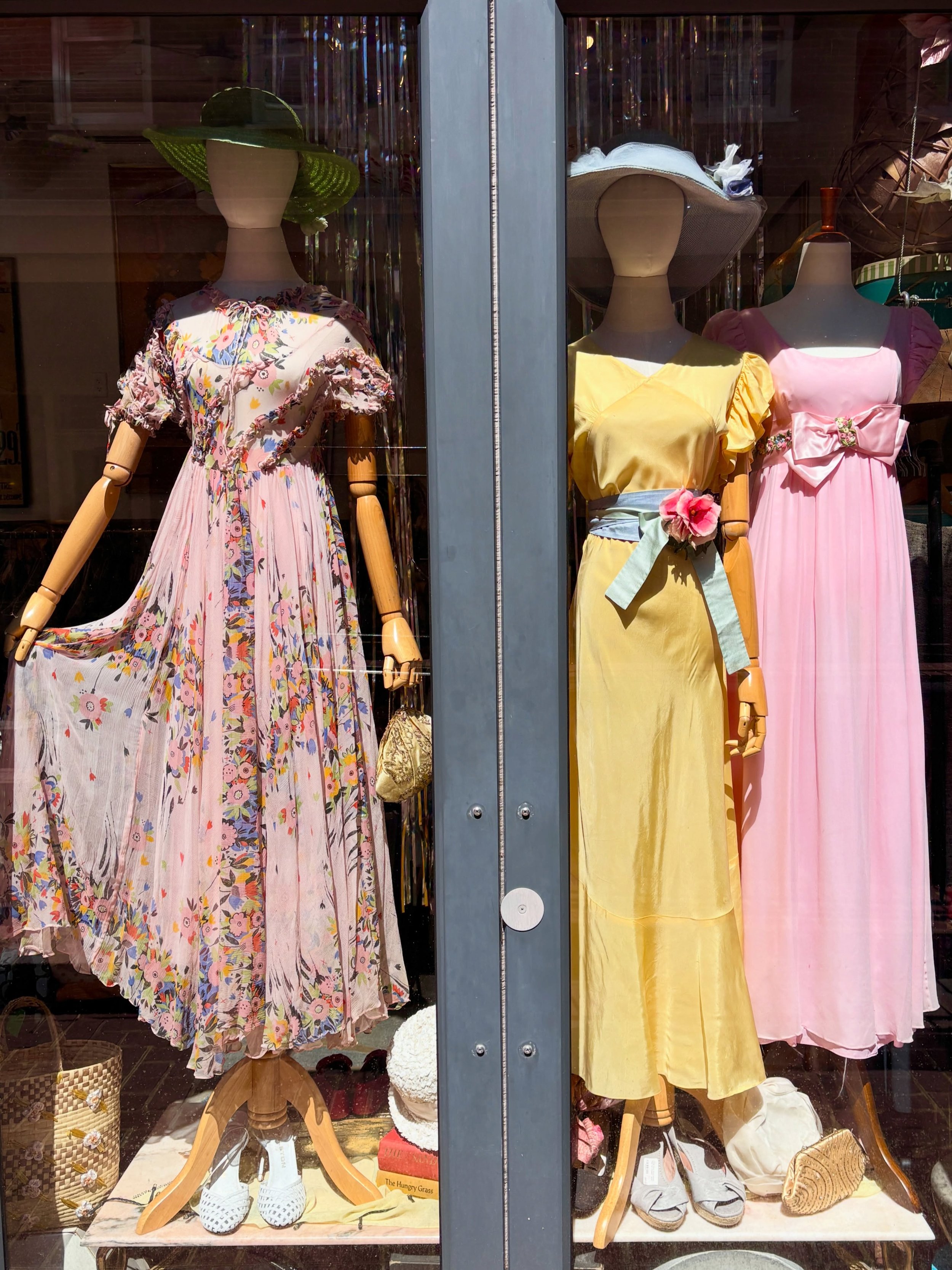 🌸🥂🌺 This Weeks Window Refresh 🌺🥂🌸
..
..
..
#gardenparty #vintagedress #vintagewedding #vintage #fashion 
Charlottesville vintage shop
True vintage 
Ascot dress 
1930s vintage