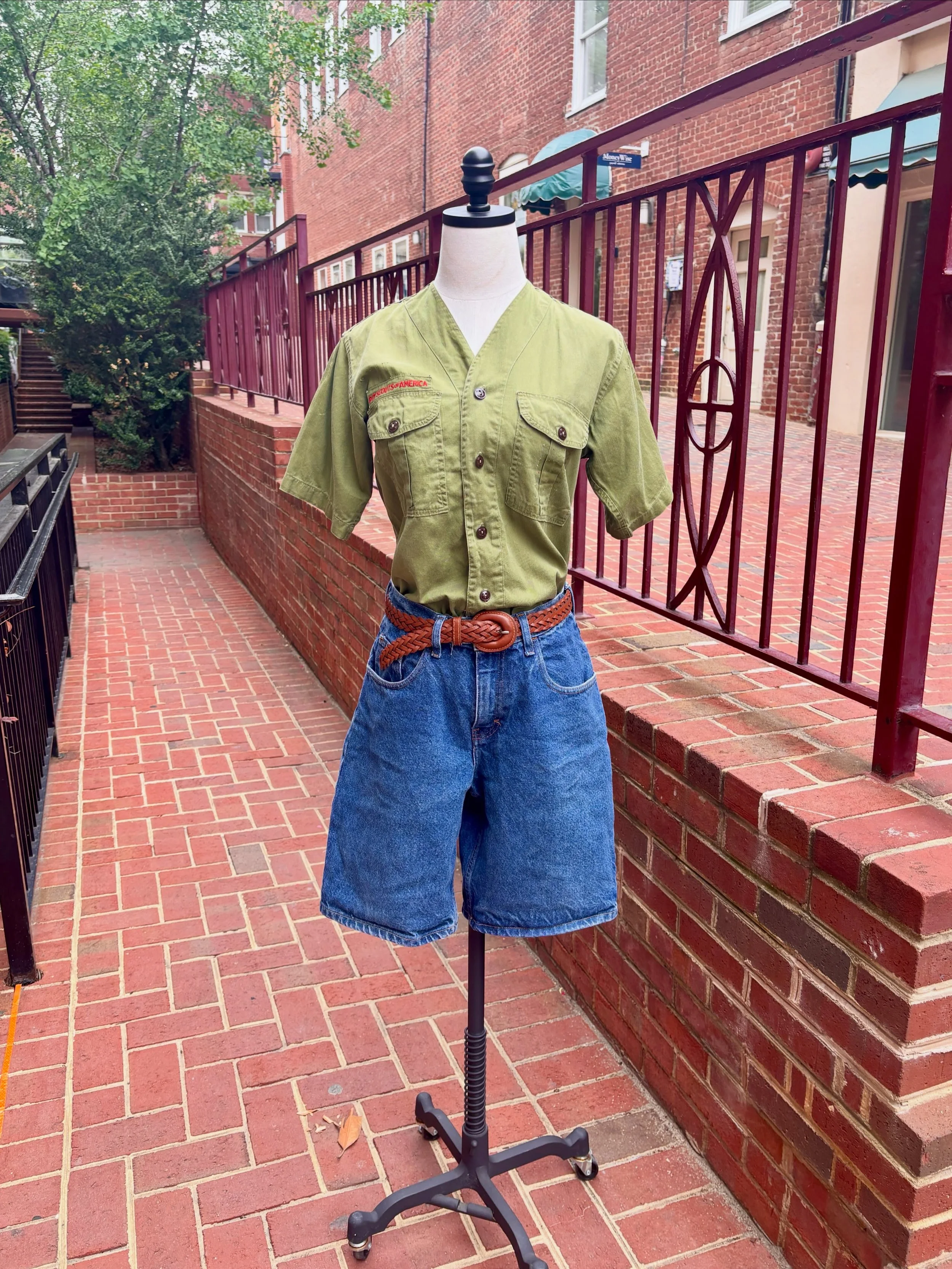🫐🐻🌱Step Into Summer in this 1950s Boy Scouts of America Cotton Short Sleeve Uniform and a pair of 1990s Cameron James Jean Shorts🌱🐻🫐 
..
The outfit would not be complete without this 1990s - Made in Argentina - Brown Braided Leather Belt 🤎
..
