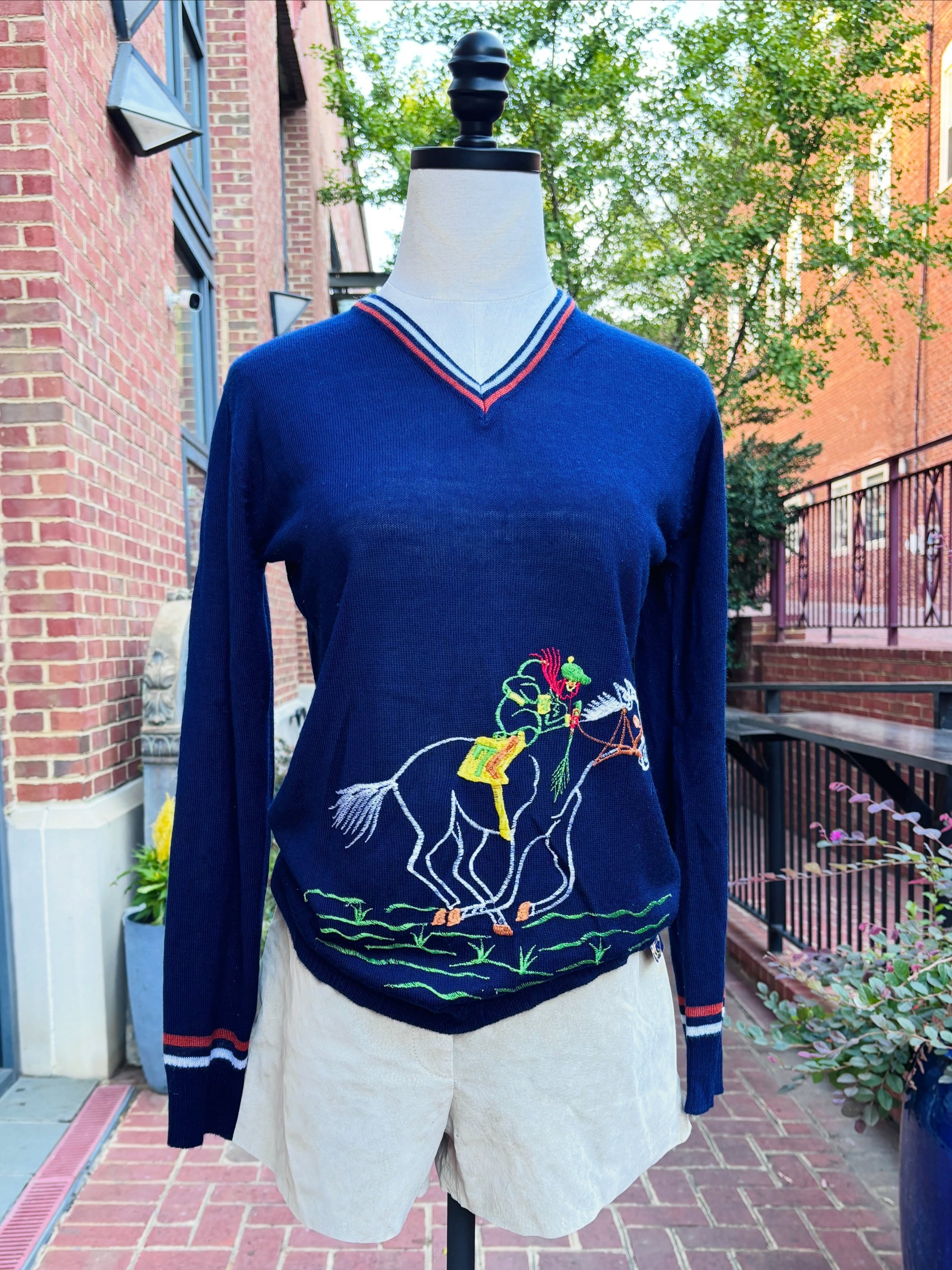 💙🏇❤️ 1970s Rochelle navy blue v-neck sweater, with embroidered polo player &amp; horseshoe ❤️🏇💙
..
..
🏷️ S/M - $75
..
..
..
..
#vintagesweater #noveltysweater #70svintage #1970s #buyvintagesavetheworld 
..
..
Downtown Charlottesville Shopping
Se
