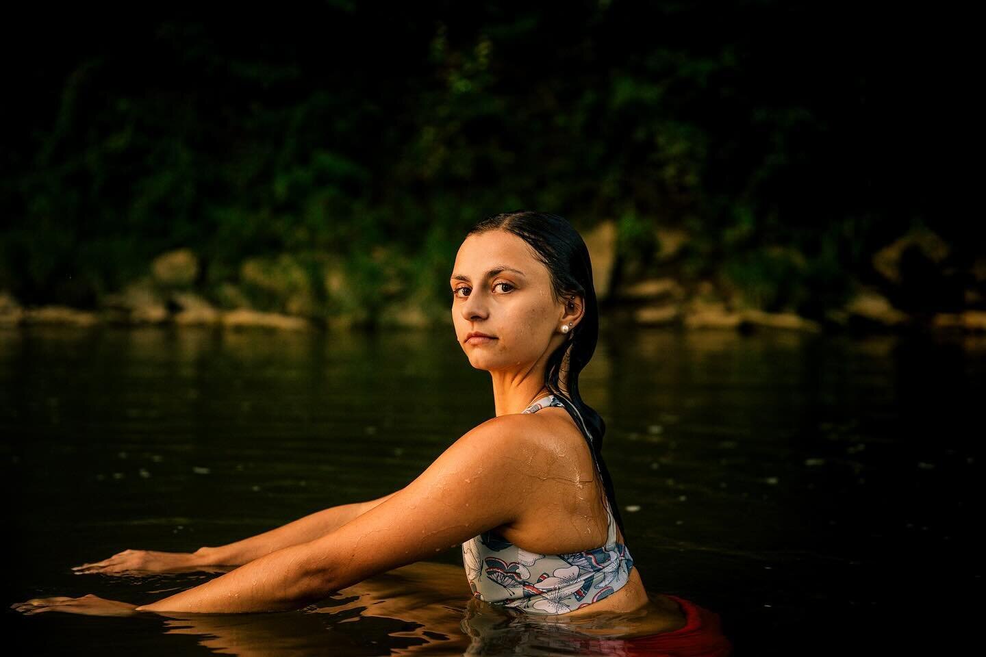 When you feel a deep connection to the Water element, so we incorporate it into your session for results like this 📸✨💦