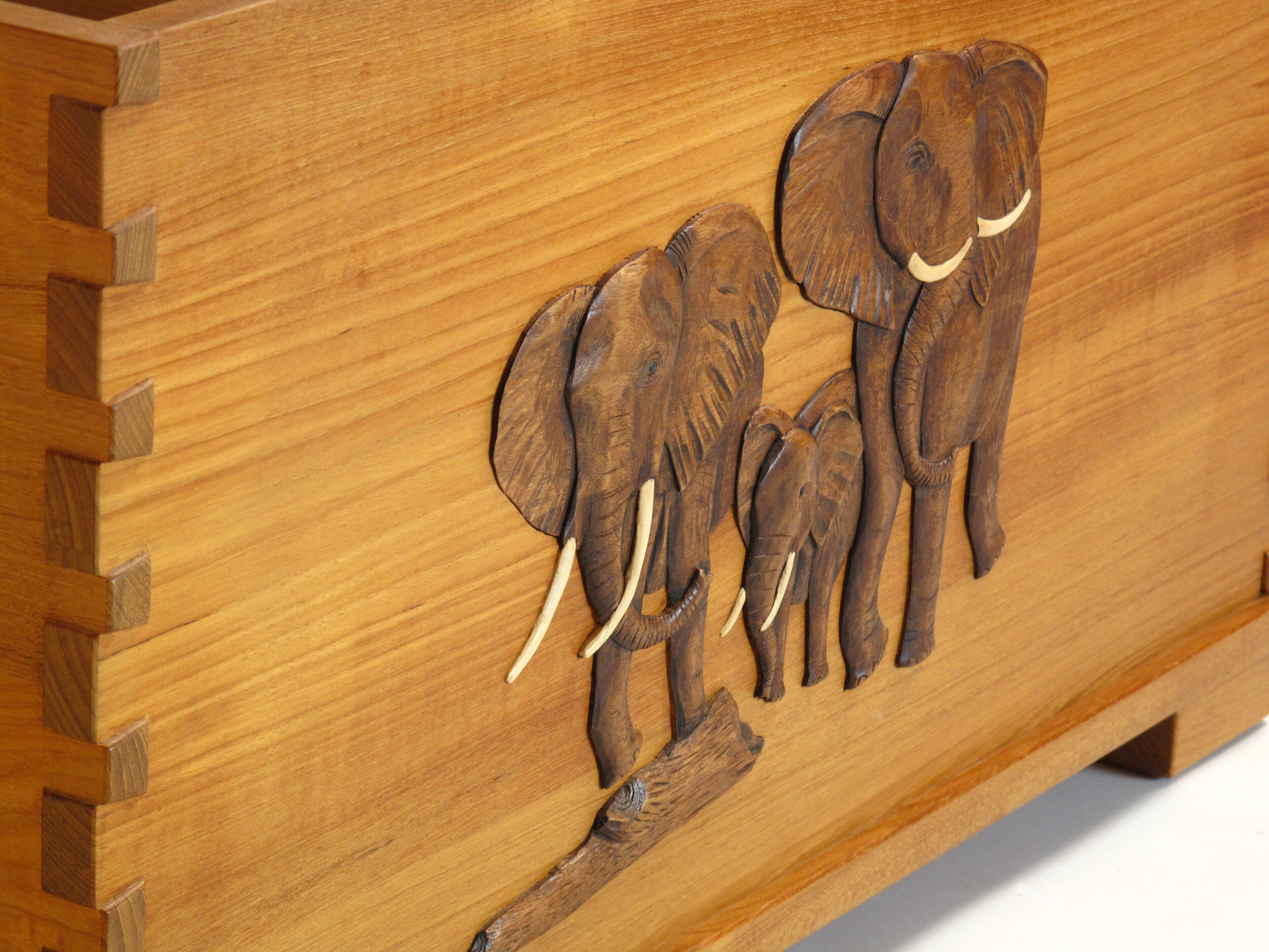 Elephant Chest 03.jpg
