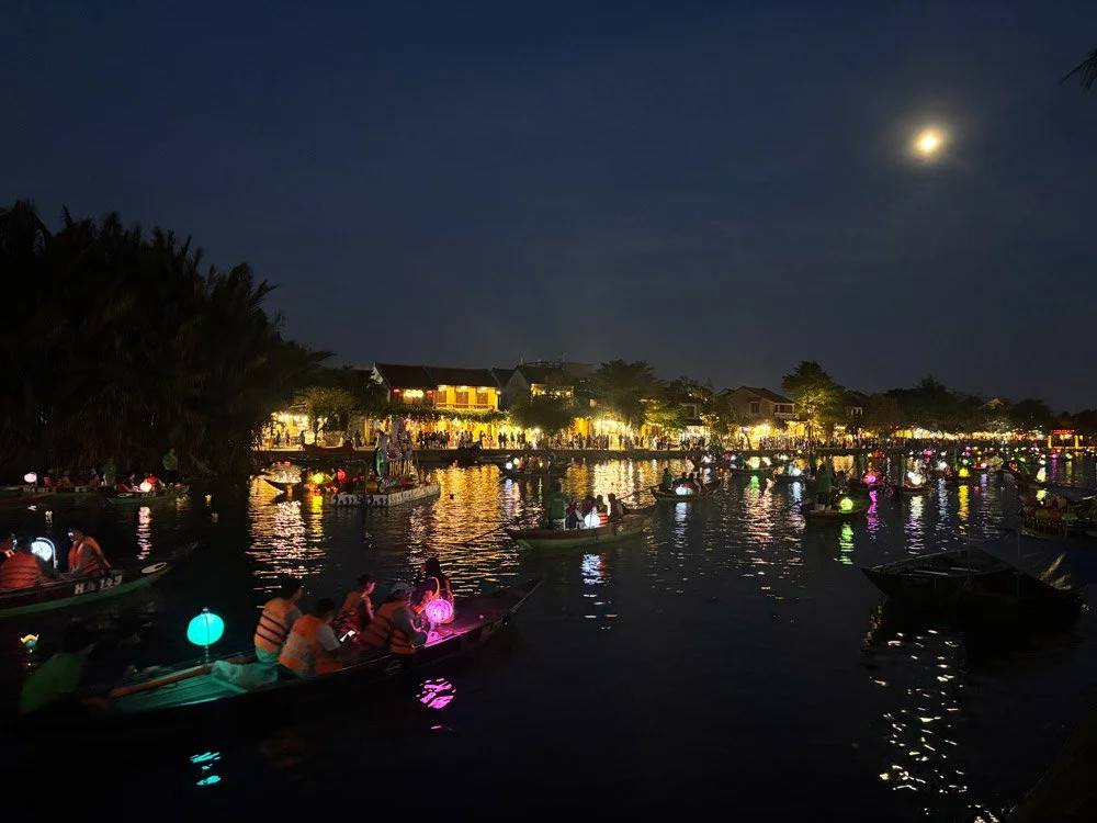 Hoi An Travel Guide - Lantern Boat Ride