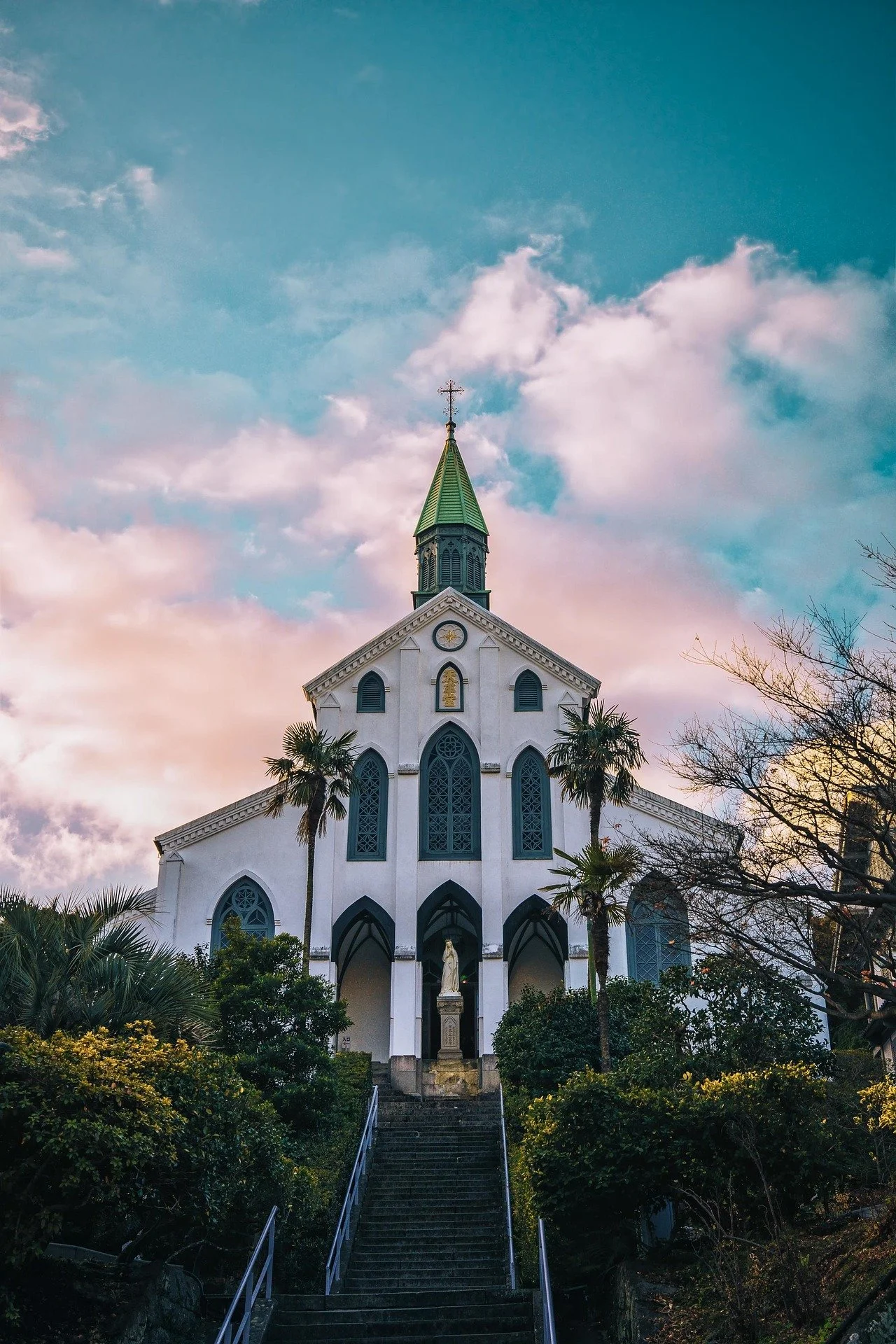 Oura-catholic-church.jpg