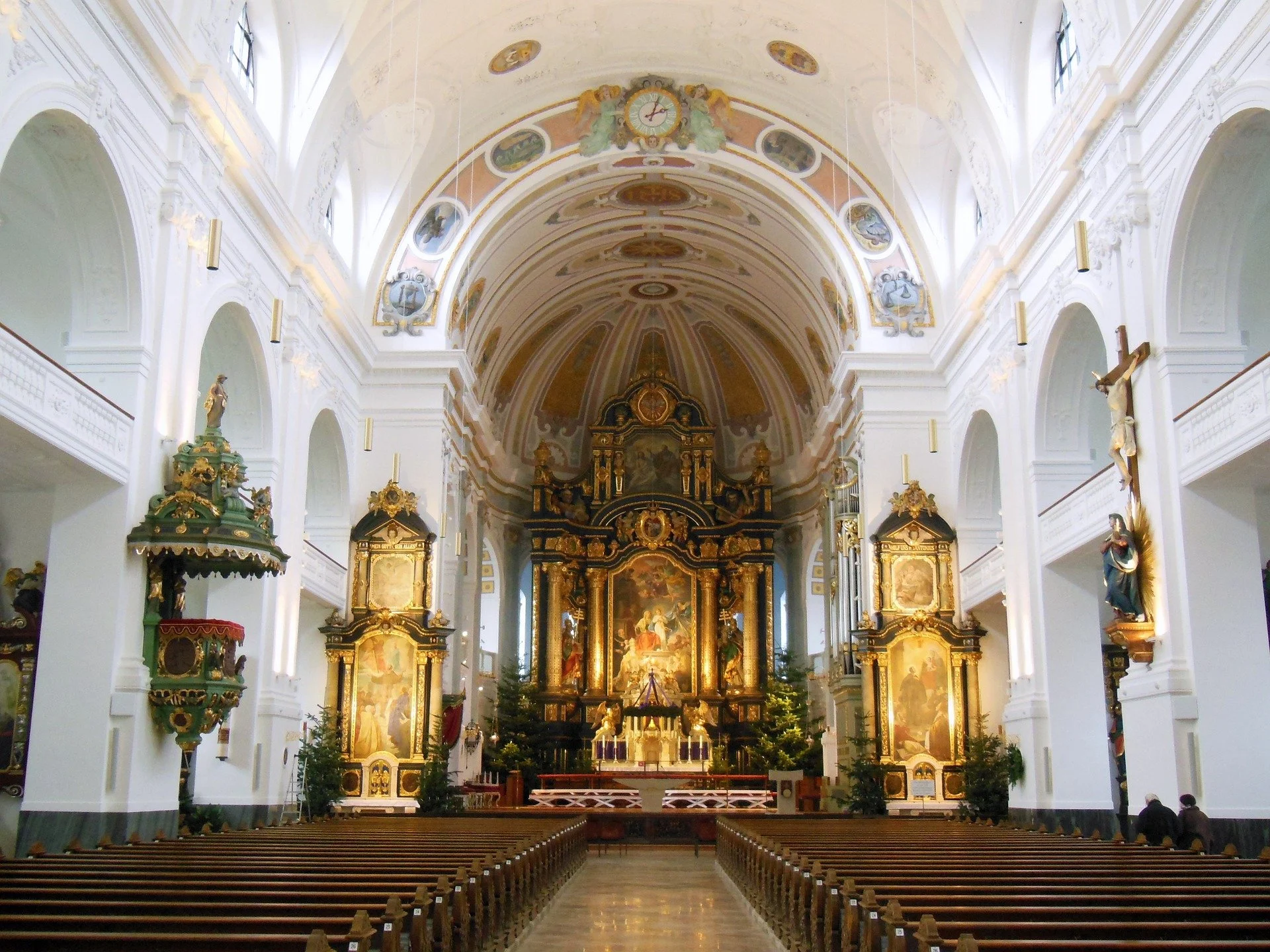 altoting-church-638443_1920-pixabay.jpg