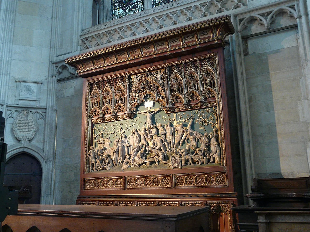1280px-York_York_minster_interior_016.wikimedia.JPG