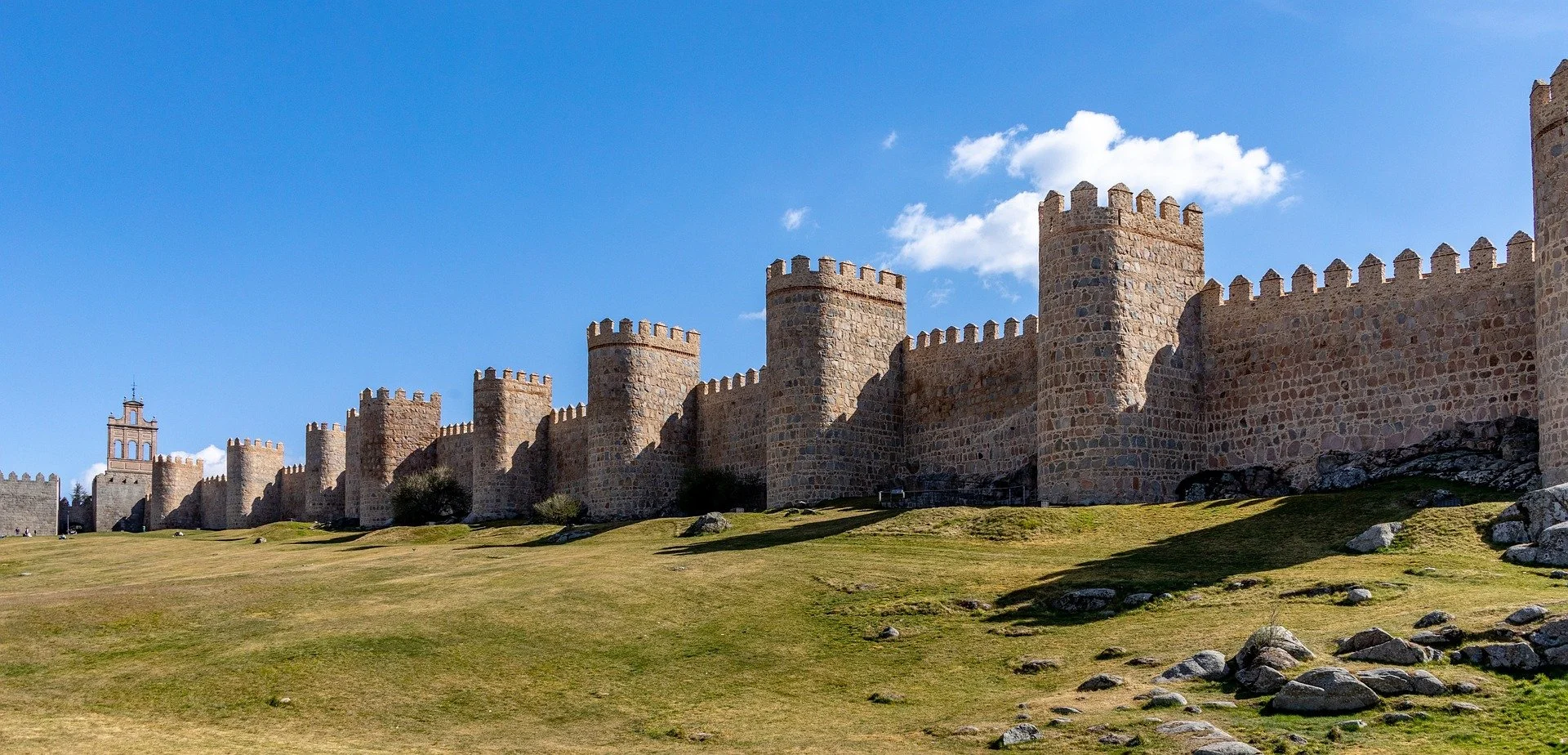 avila-fortress-5773652_1920.jpg