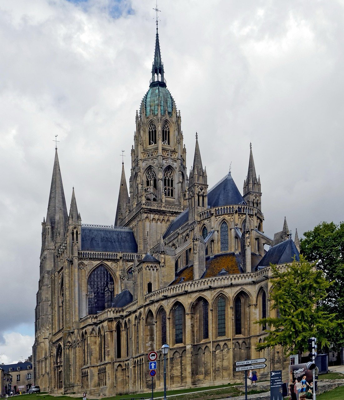 Bayeux Cathedral.jpg