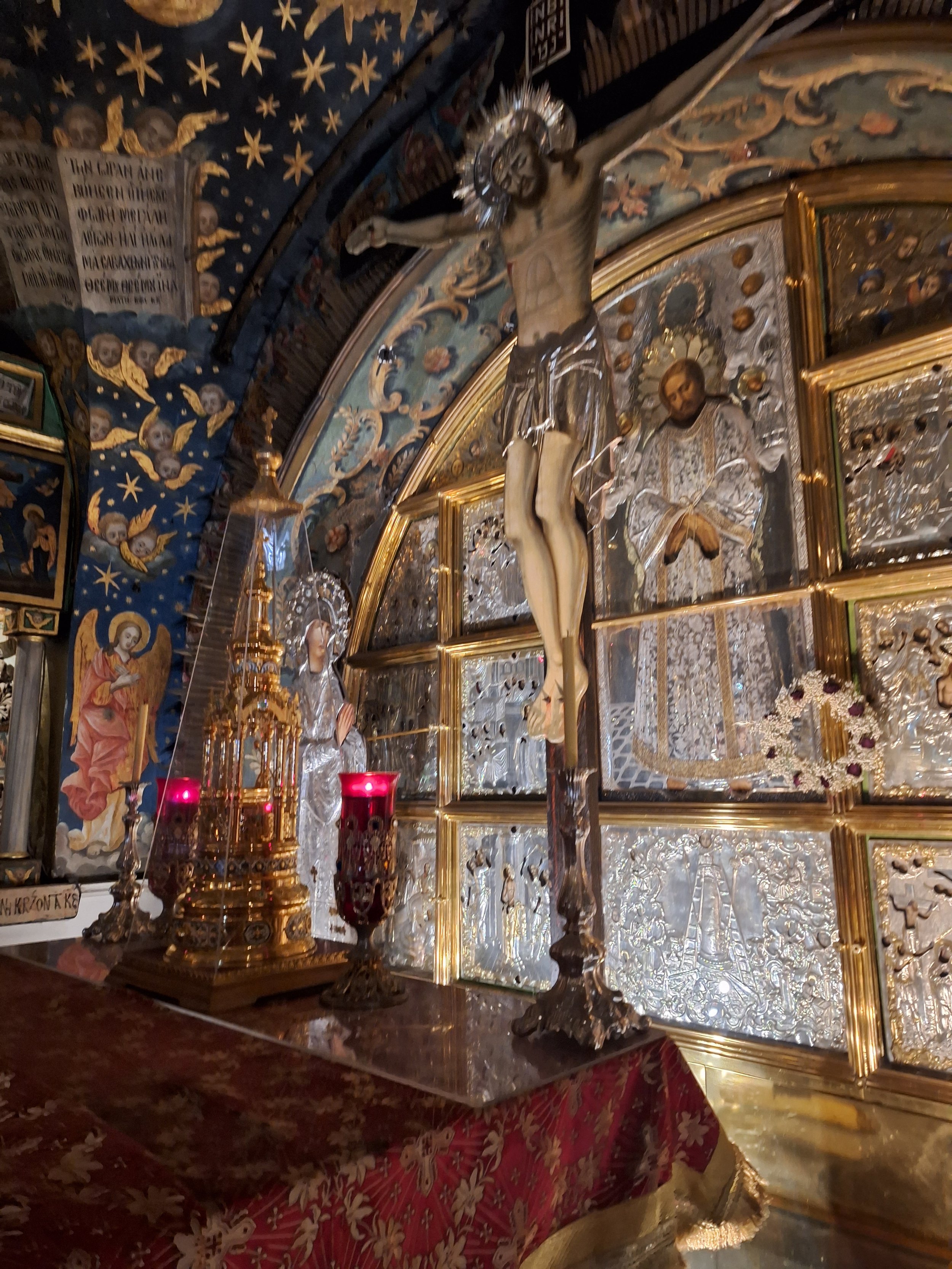 Jerusalem. Holy Sepulcher. Altar. YP2023.jpg