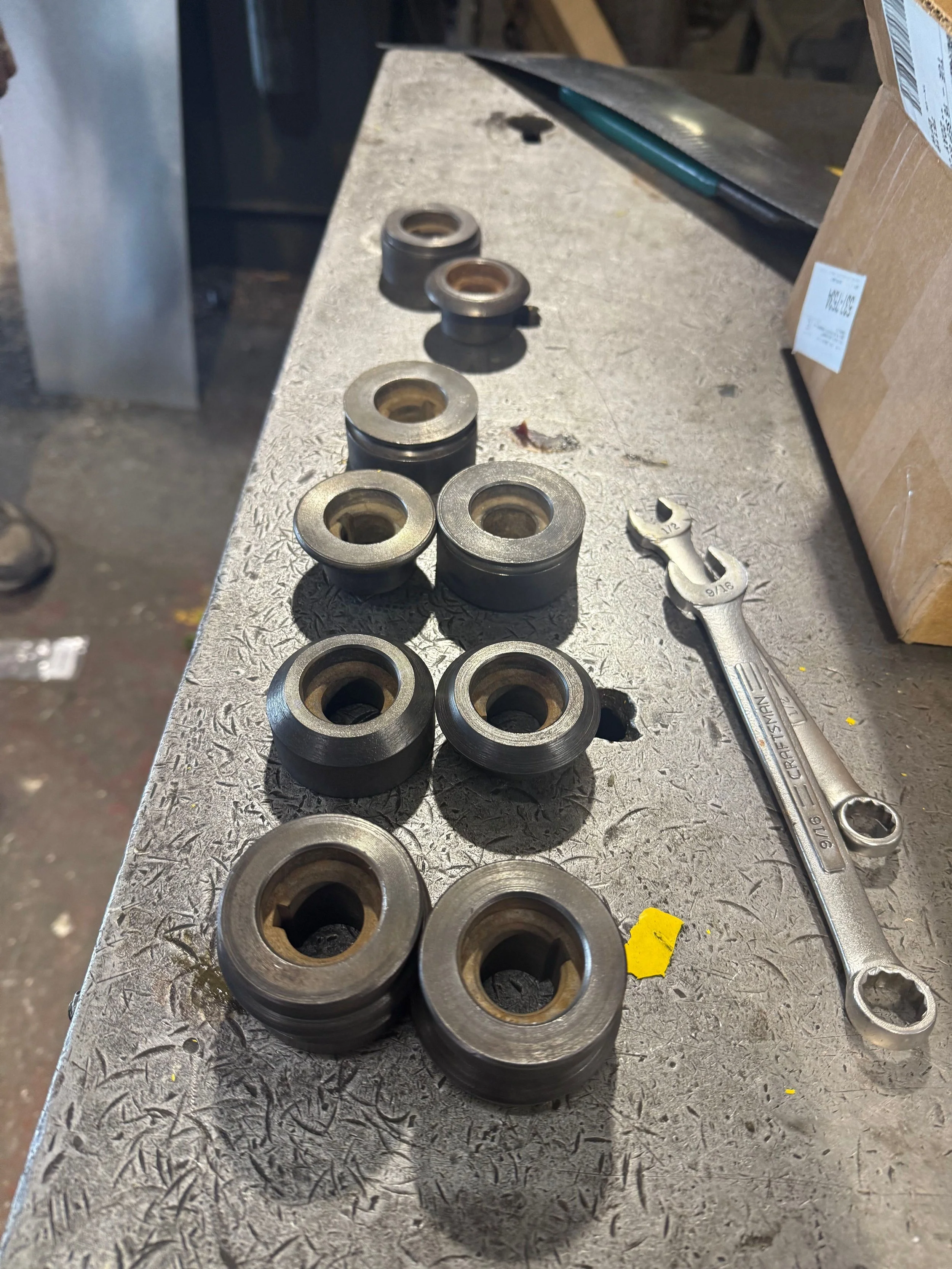 USED CRIMPER BEADER WITH SOME ROLLS